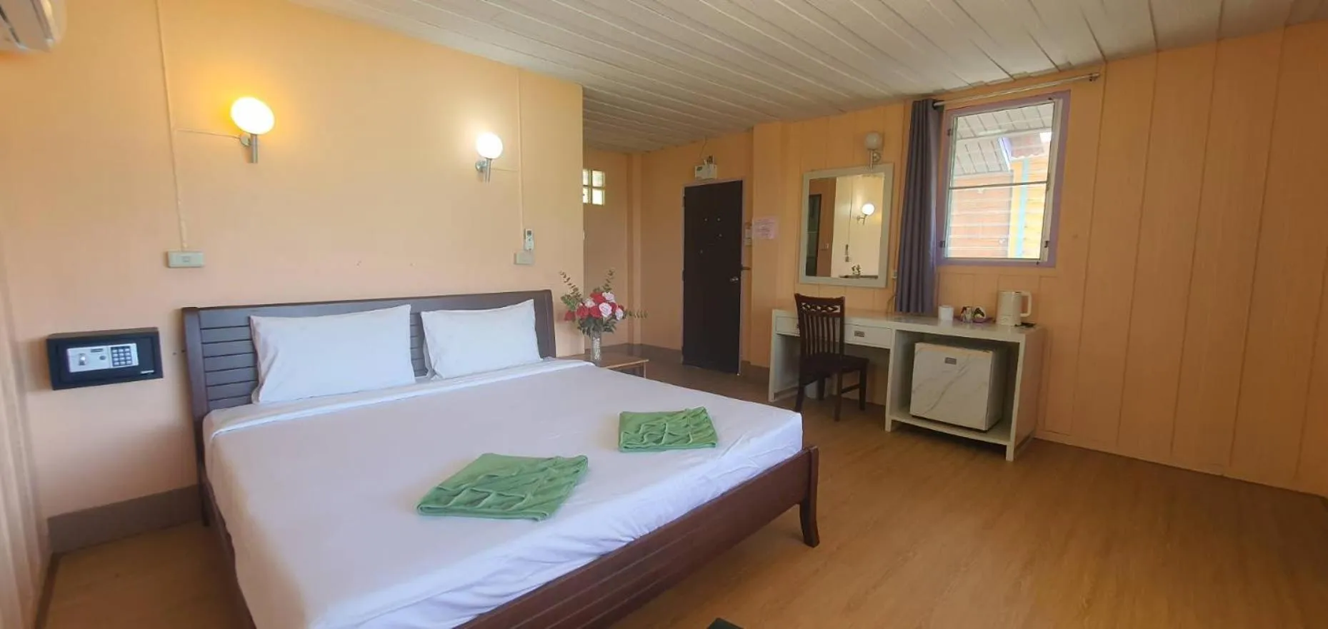 Bed in Phi Phi View Point Resort