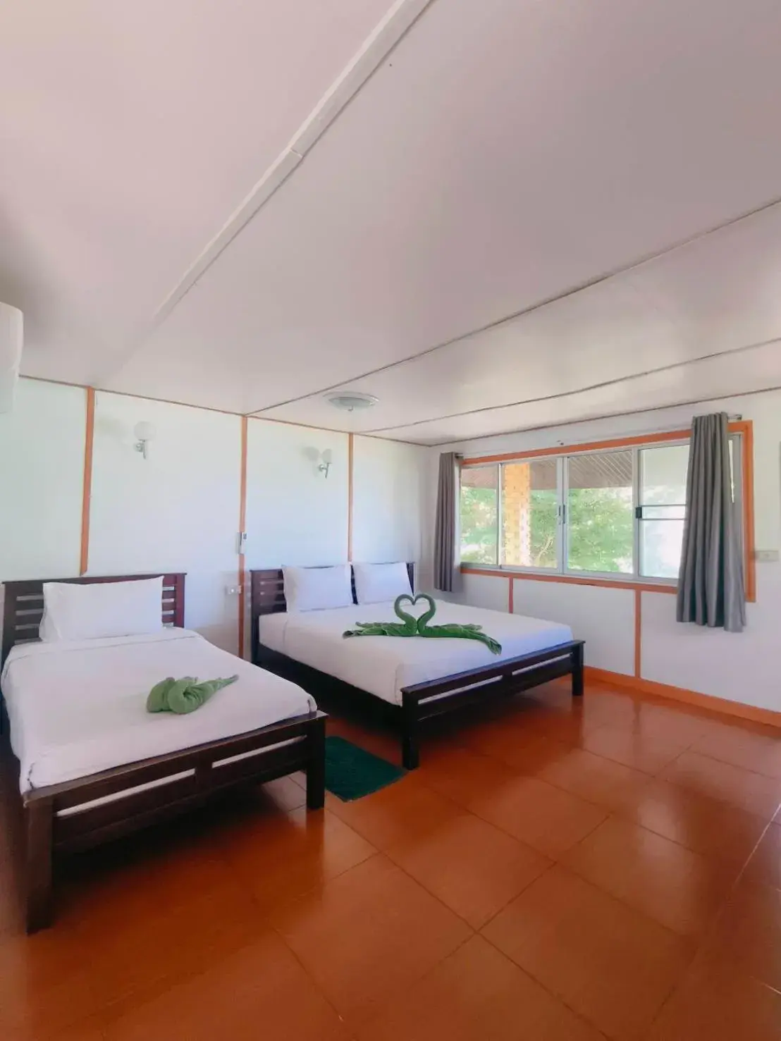 Deluxe Double Room with Balcony and Sea View - single occupancy in Phi Phi View Point Resort Deluxe Double Room with Balcony and Sea View - single occupancy in Phi Phi View Point Resort