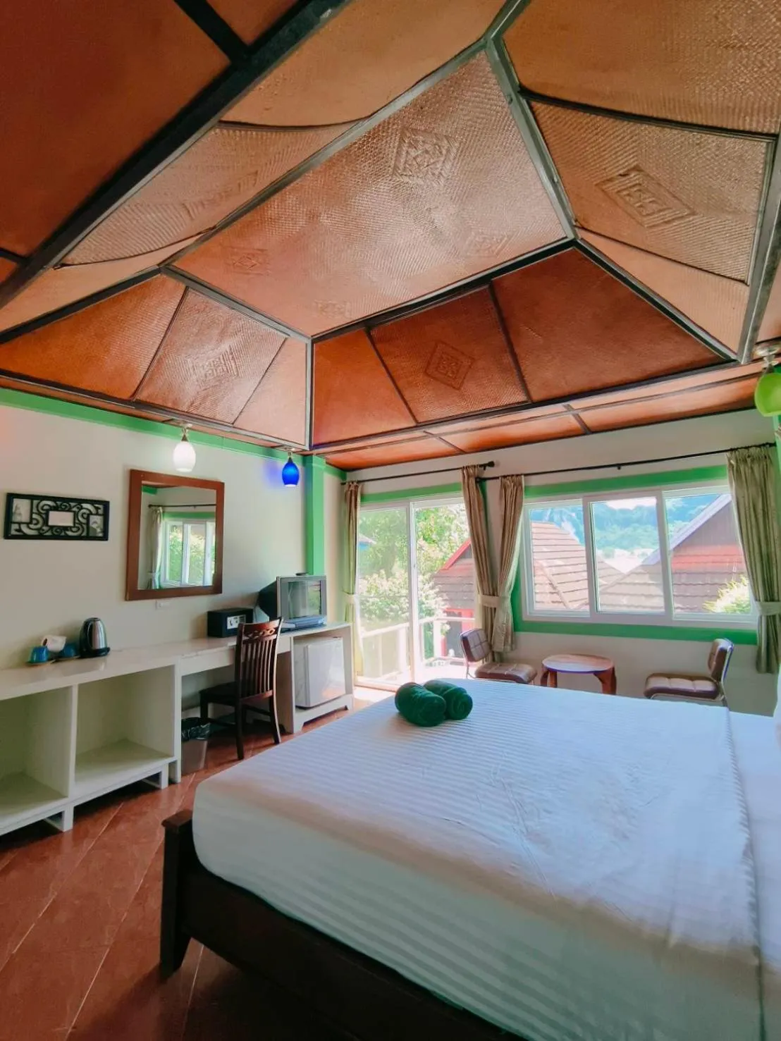 Bed in Phi Phi View Point Resort