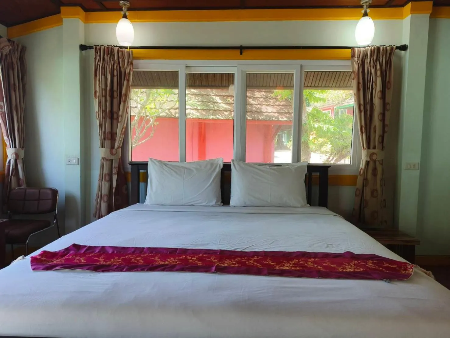 Bed in Phi Phi View Point Resort