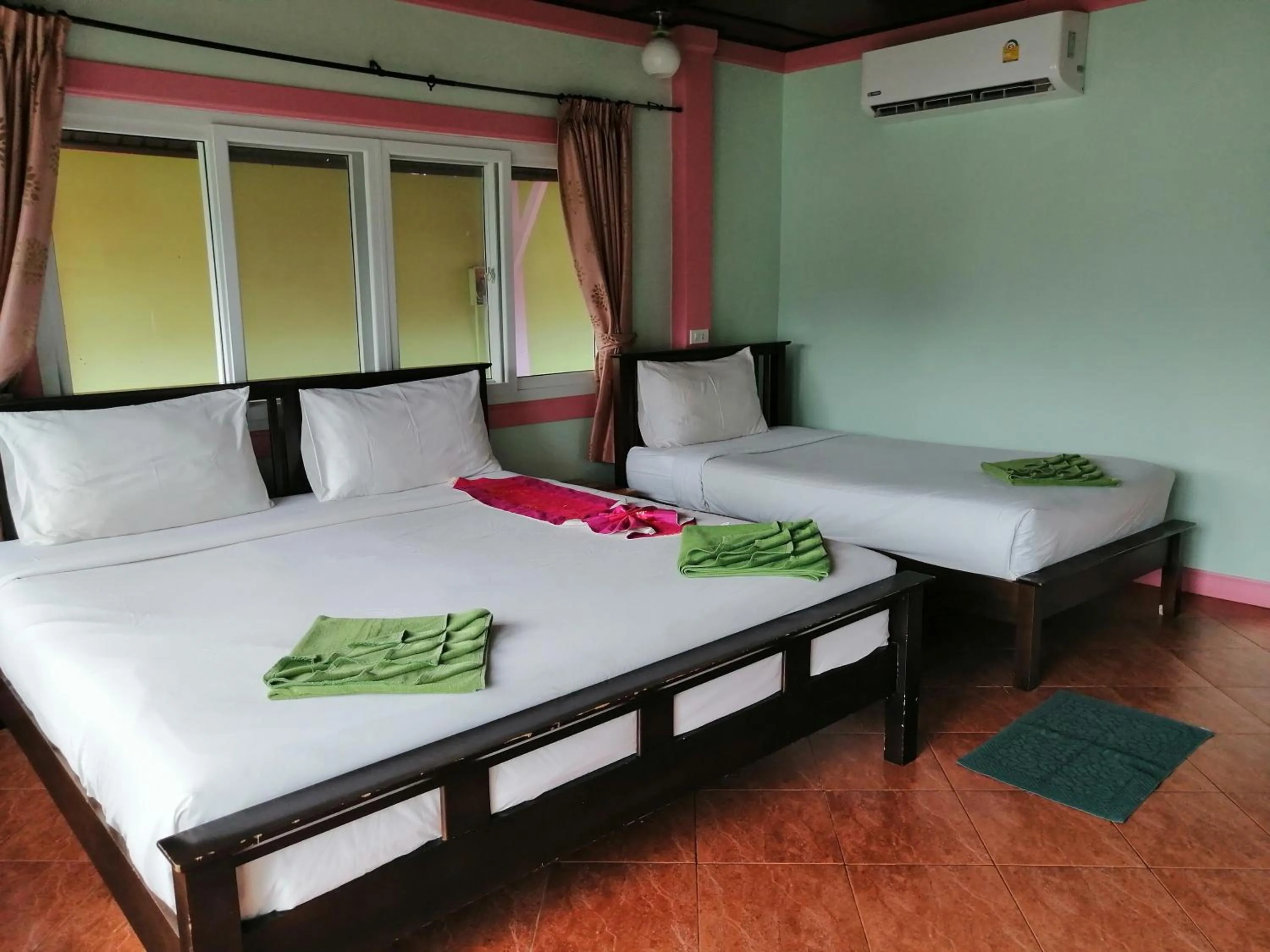 Bed in Phi Phi View Point Resort