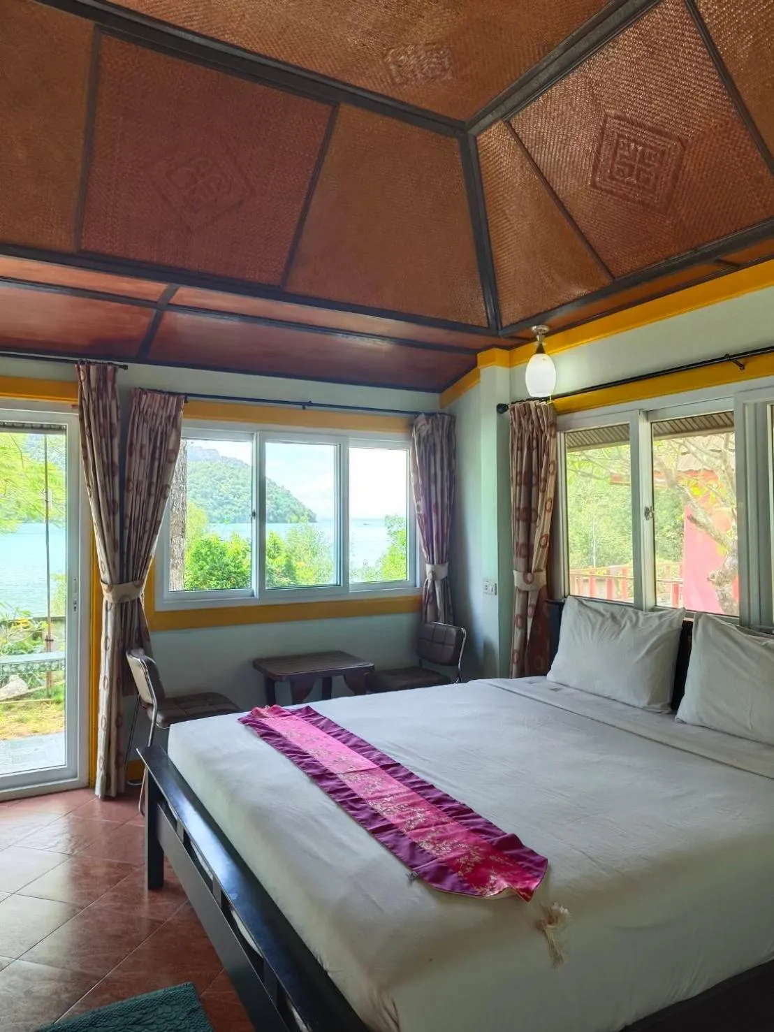 Bed in Phi Phi View Point Resort