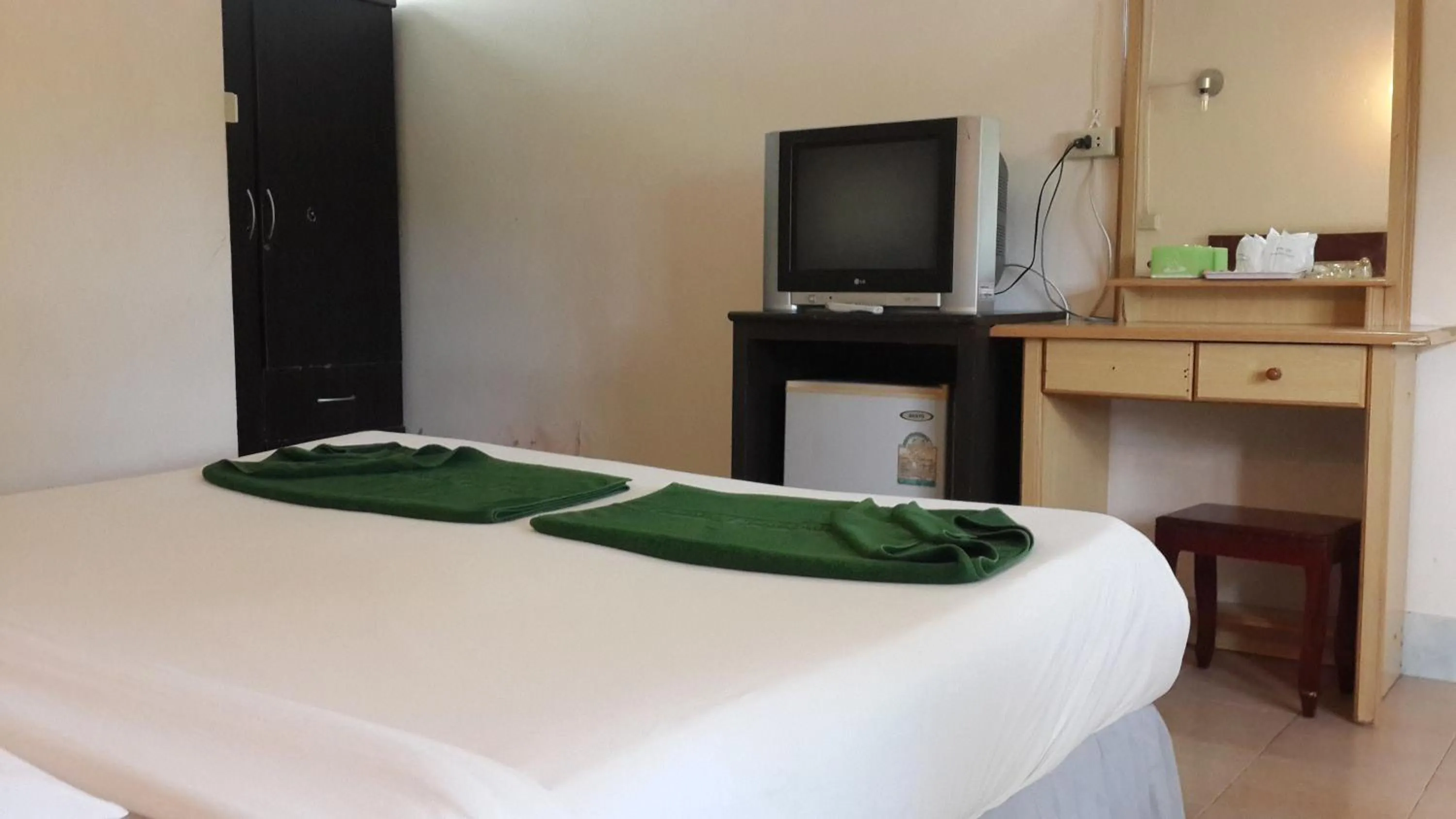 Bed in Phi Phi View Point Resort