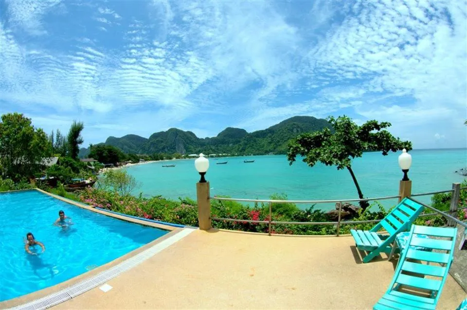 Swimming pool in Phi Phi View Point Resort