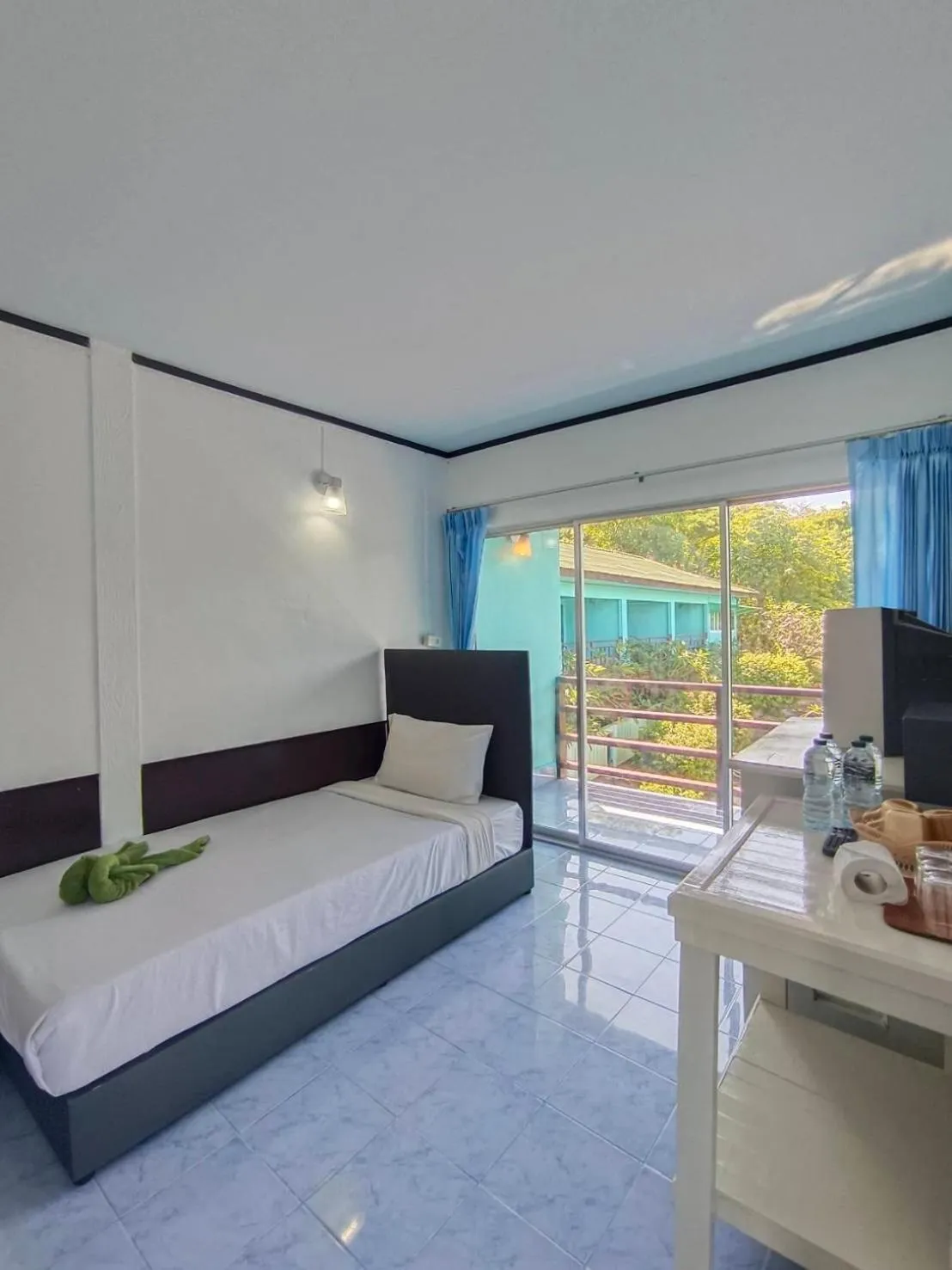 Bed in Phi Phi View Point Resort