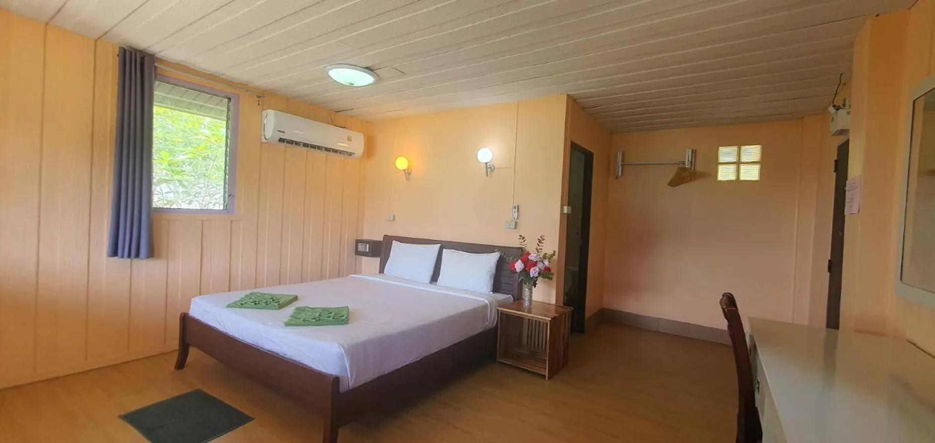 Bed in Phi Phi View Point Resort