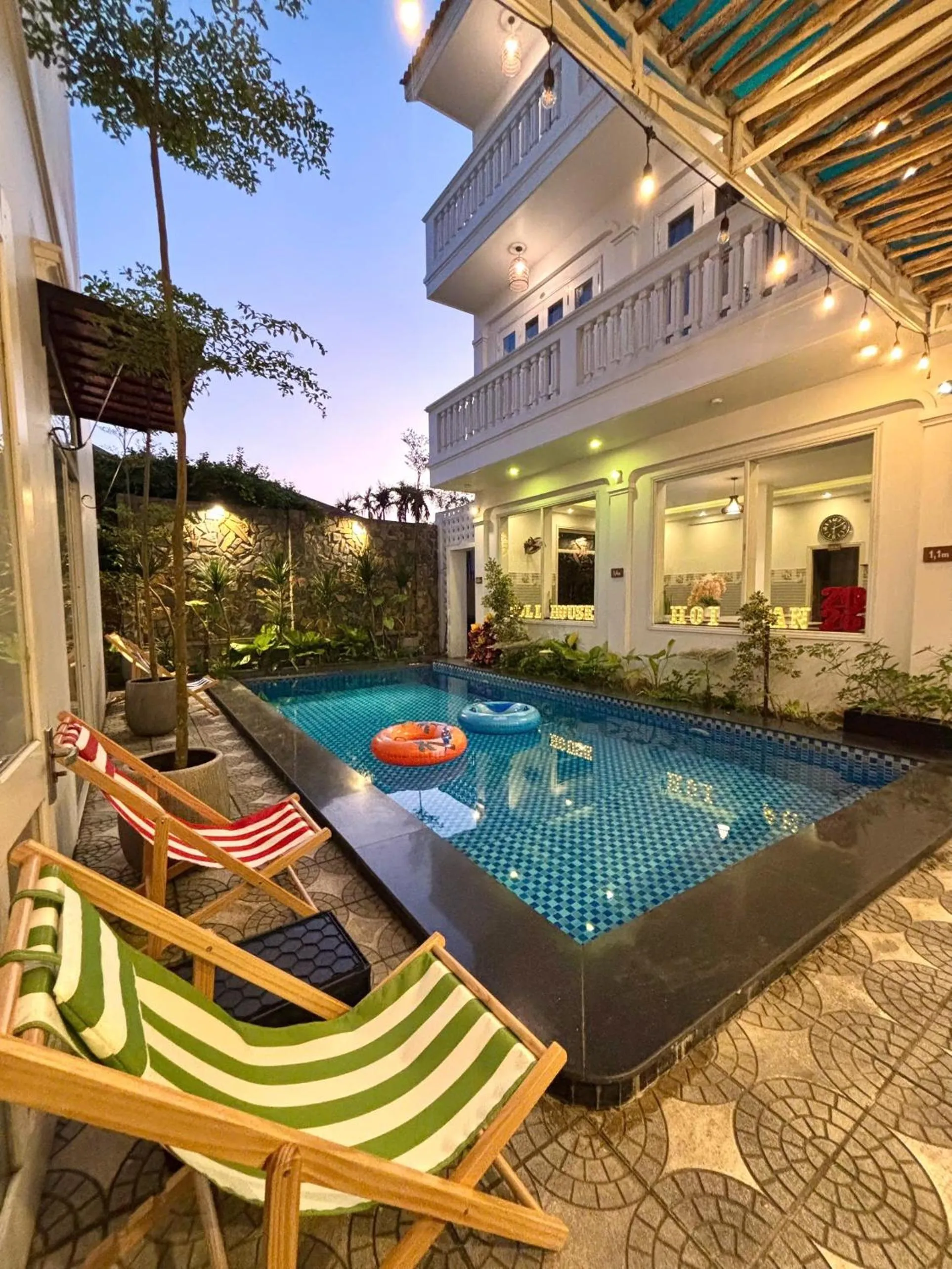 Fullhouse Hoian