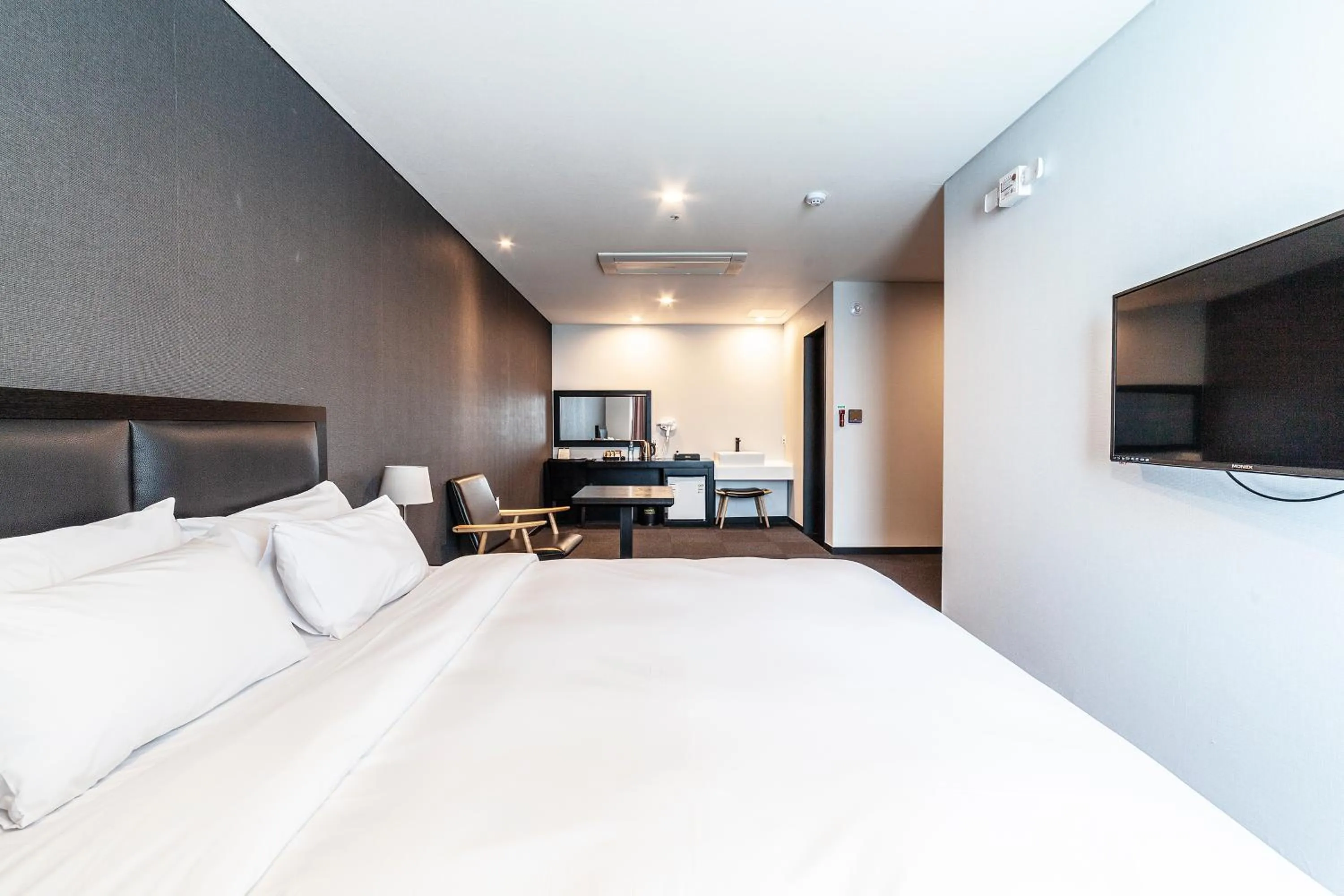 Bed in Gangneung Tourist Hotel