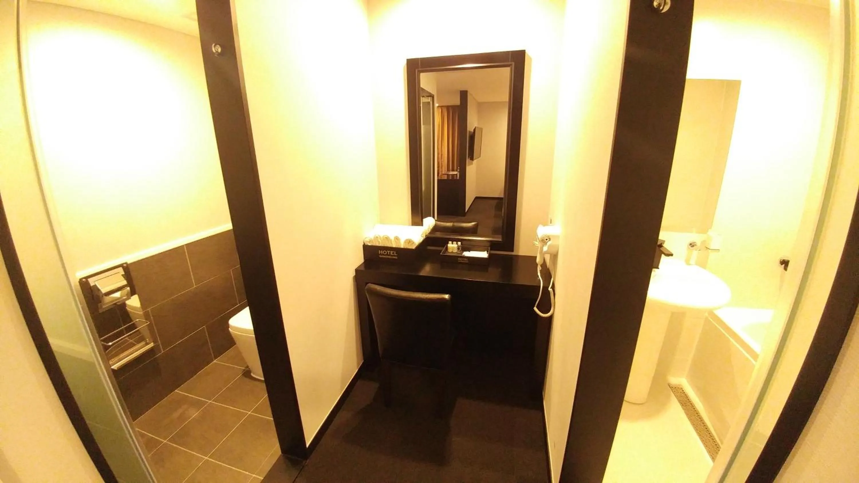 Bathroom in Gangneung Tourist Hotel