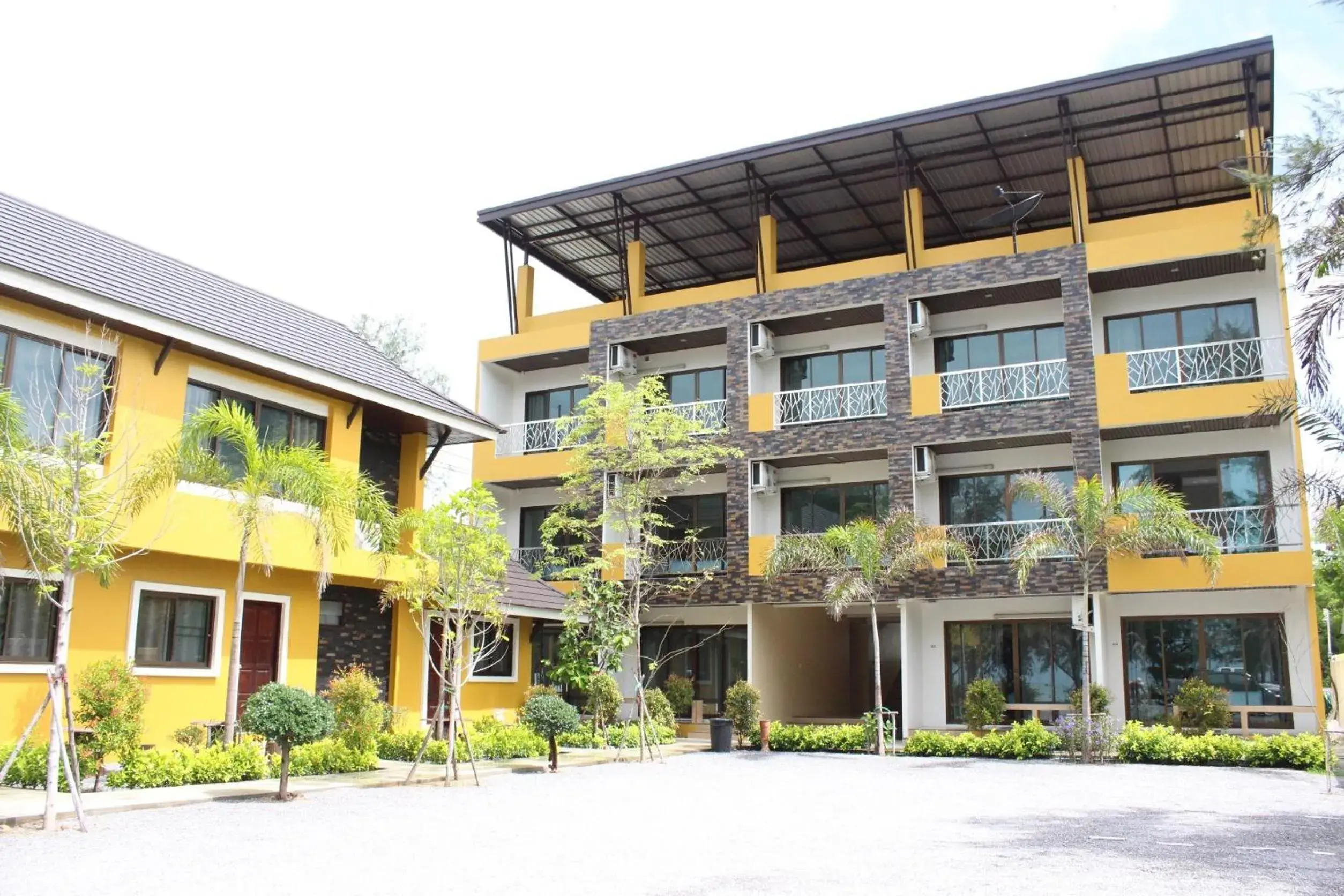 Property building in Yellow House Rayong Property building in Yellow House Rayong