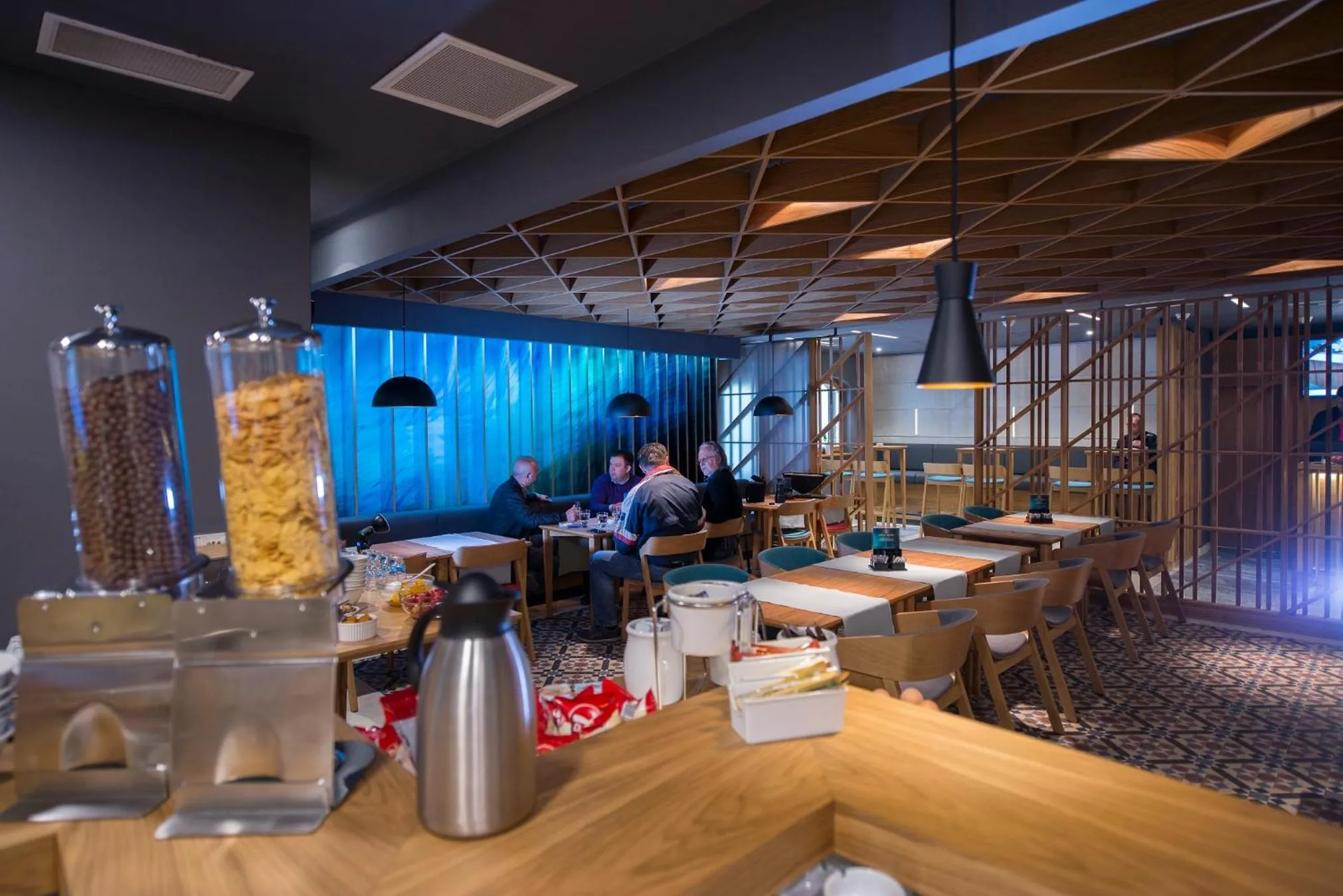 Restaurant/places to eat in Hotel Sana