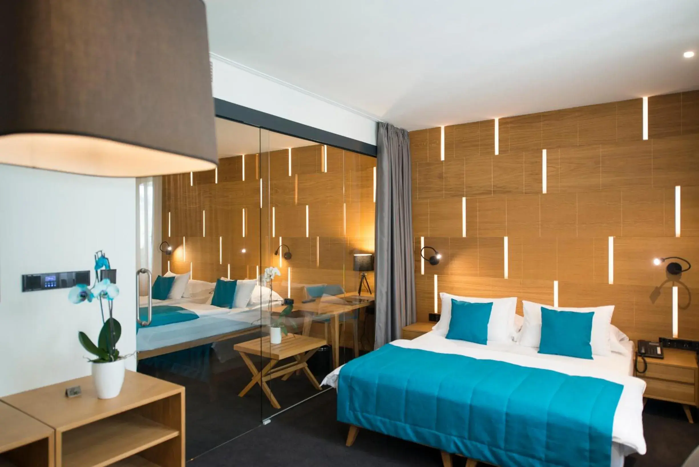 Two-Bedroom Suite in Hotel Sana Two-Bedroom Suite in Hotel Sana