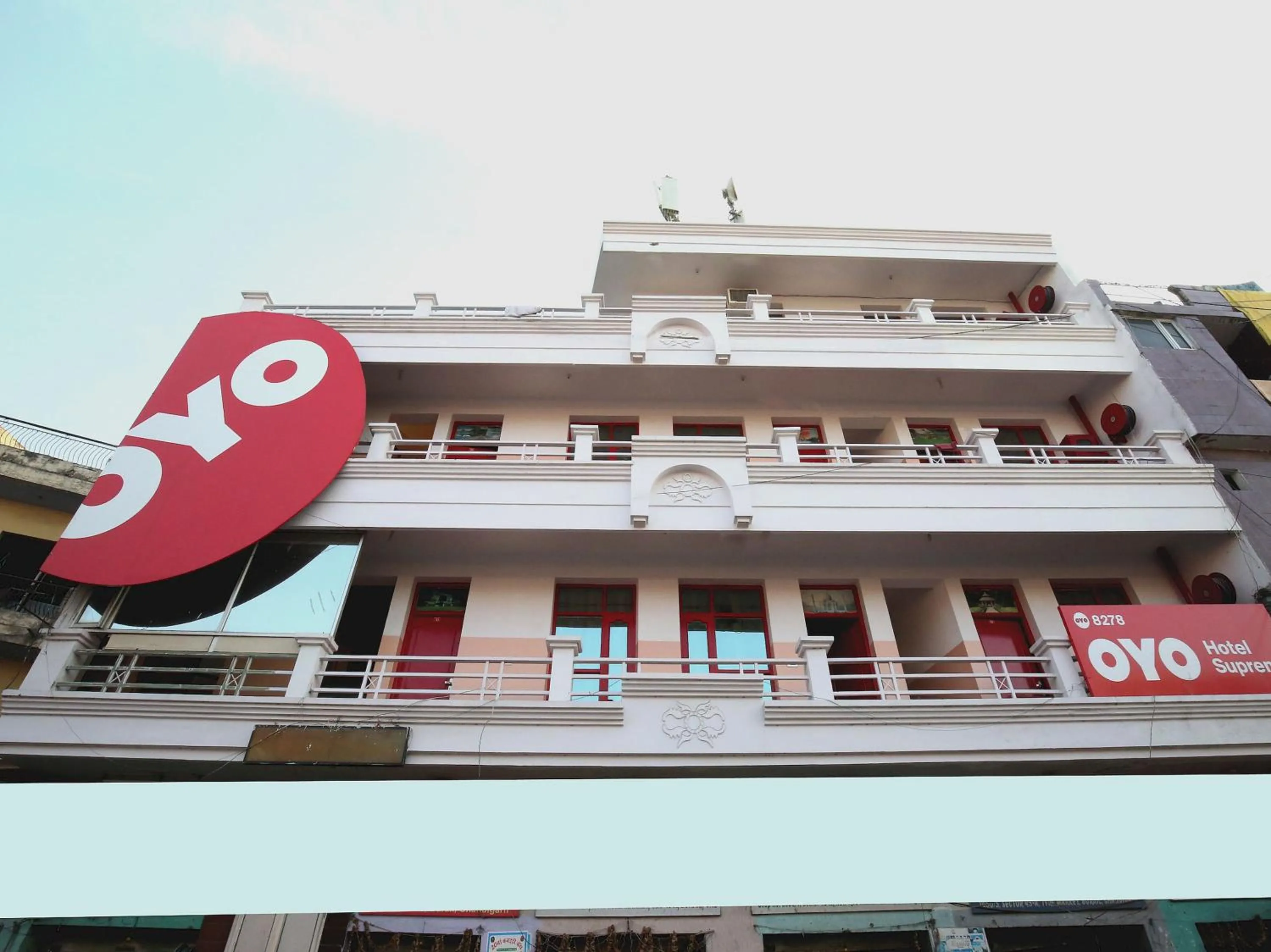 Facade/entrance in Hotel O Supremo