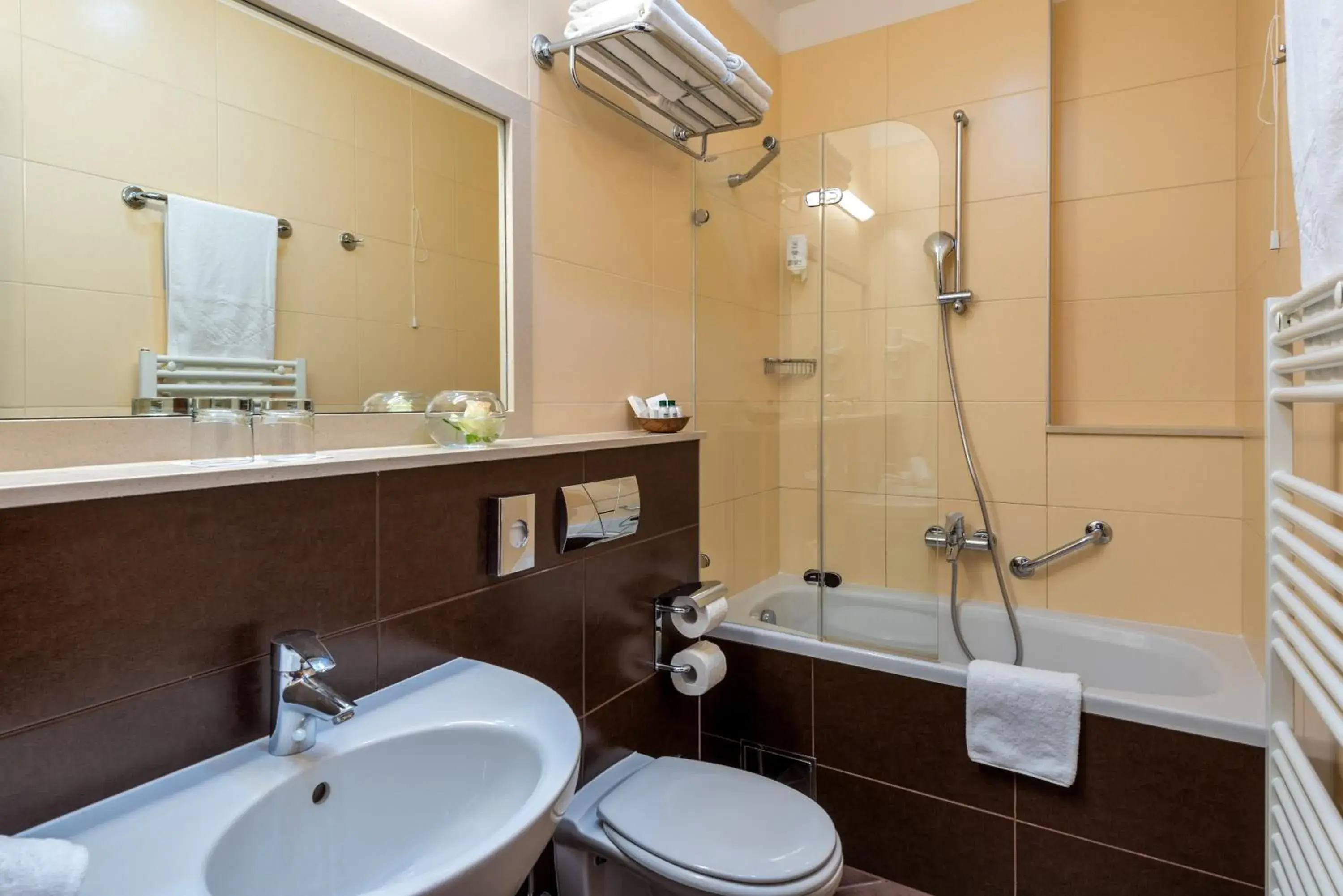 Bathroom in Hotel Plaža Bathroom in Hotel Plaža