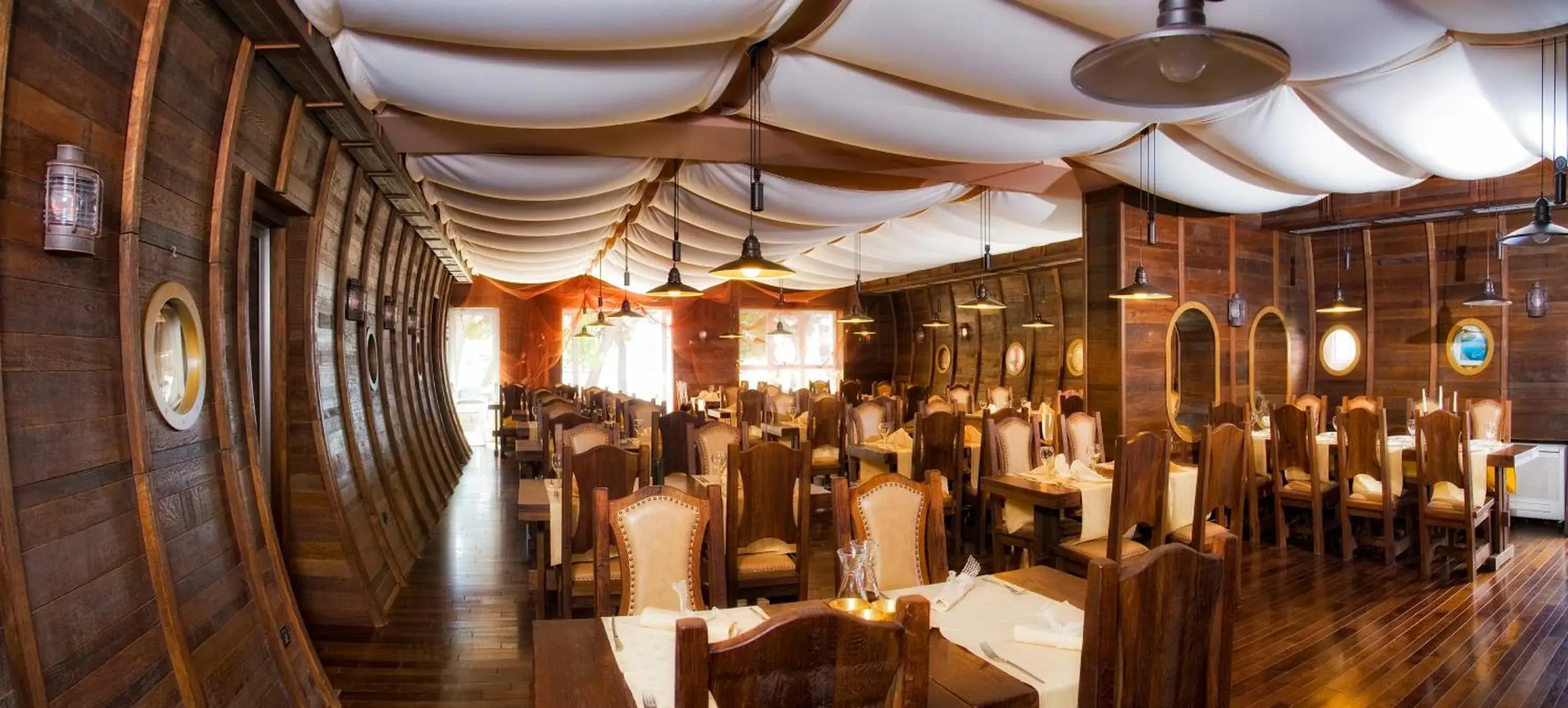 Restaurant/places to eat in Hotel Plaža Restaurant/places to eat in Hotel Plaža