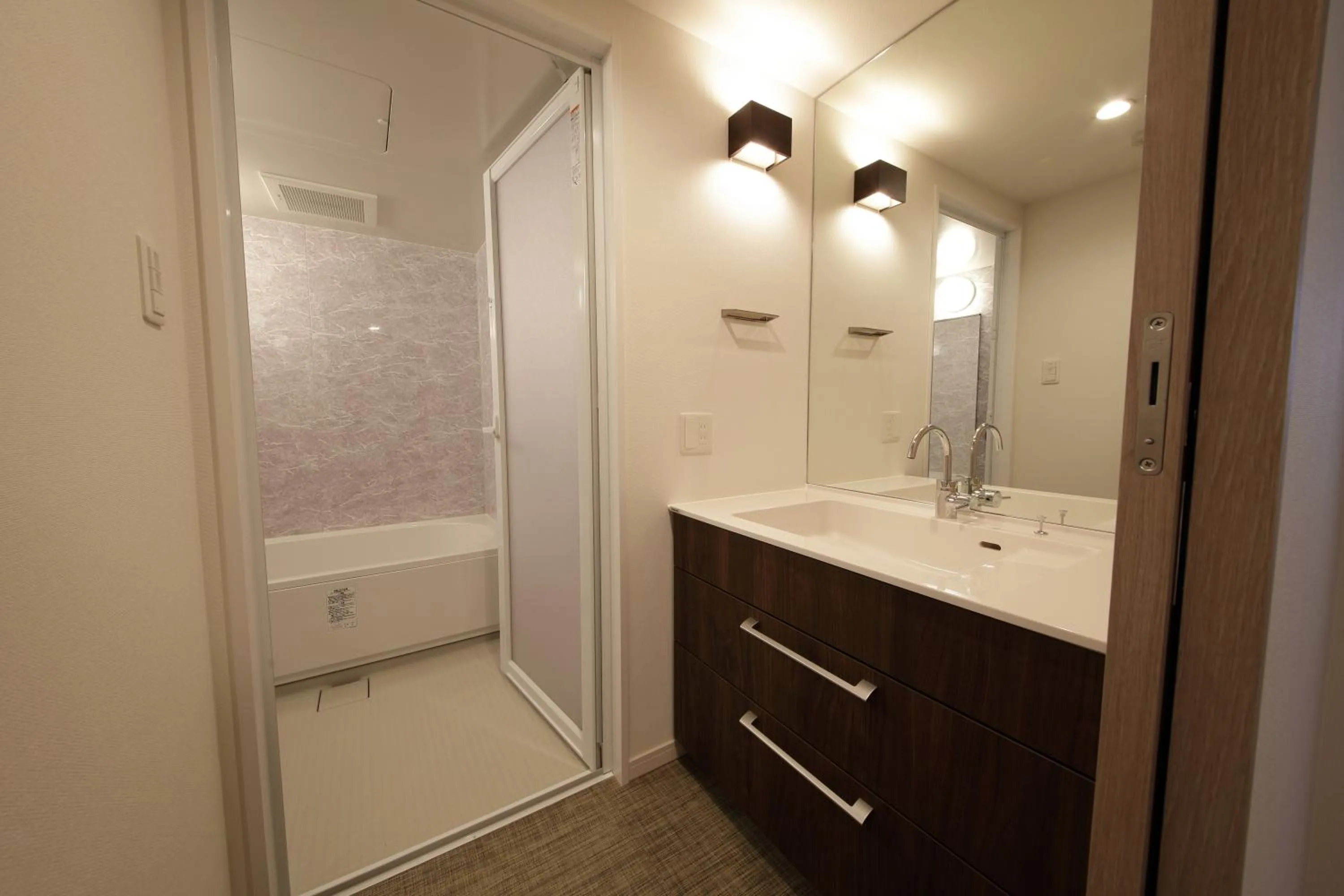 Photo of the whole room in SARASA HOTEL Shinsaibashi