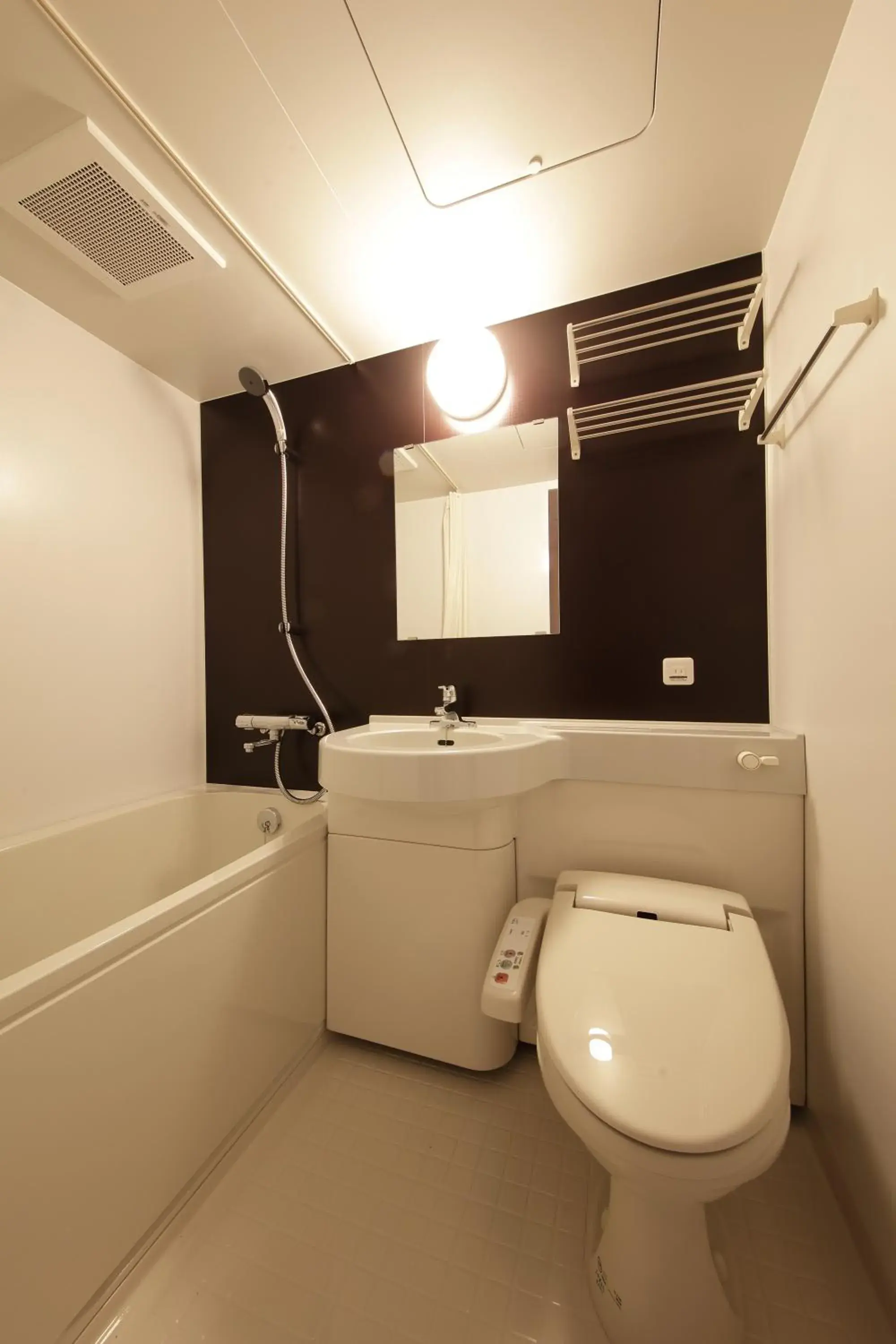 Standard Twin Room - Non-Smoking in SARASA HOTEL Shinsaibashi Standard Twin Room - Non-Smoking in SARASA HOTEL Shinsaibashi