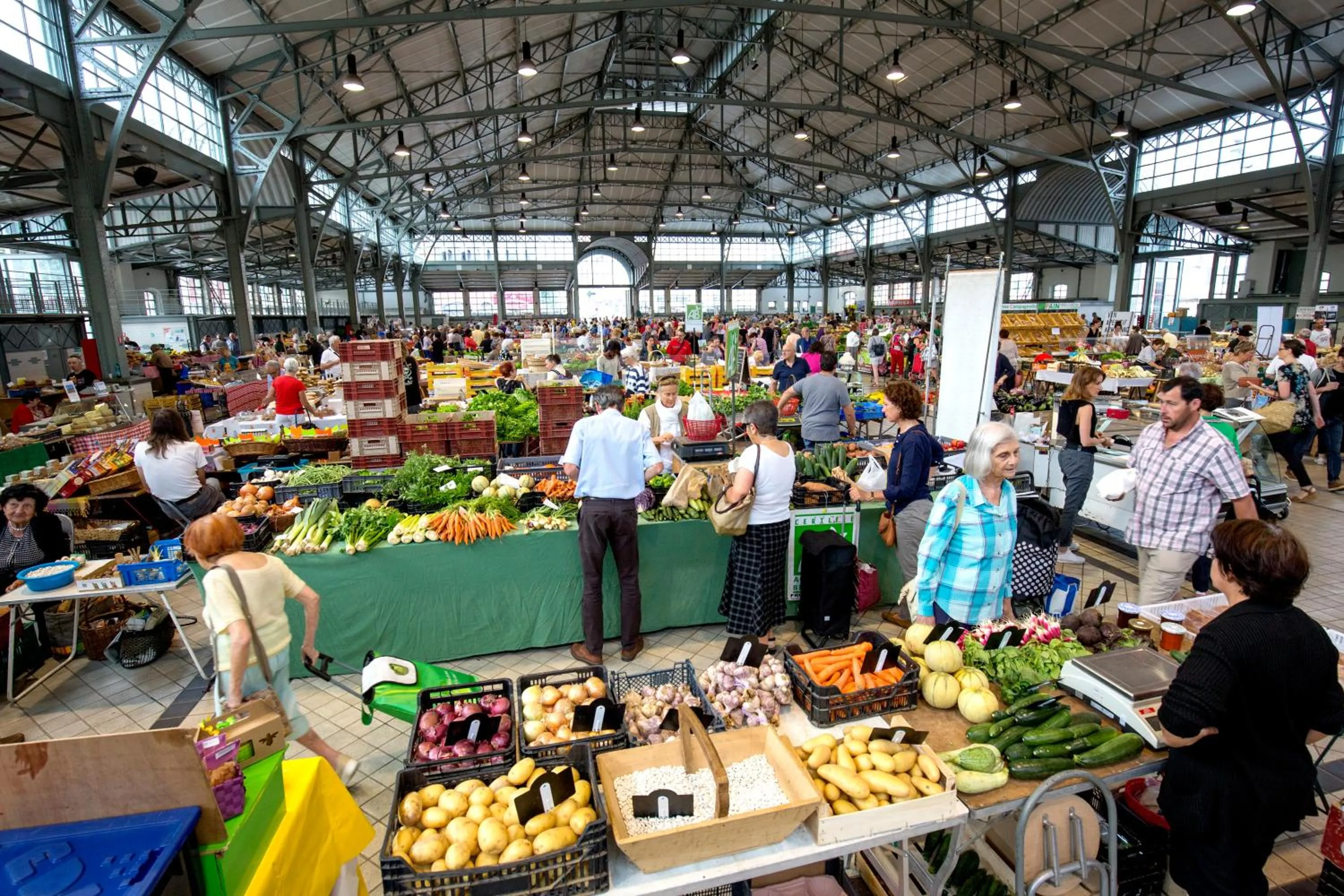 Nearby landmark in Cit'Hotel de la Marne