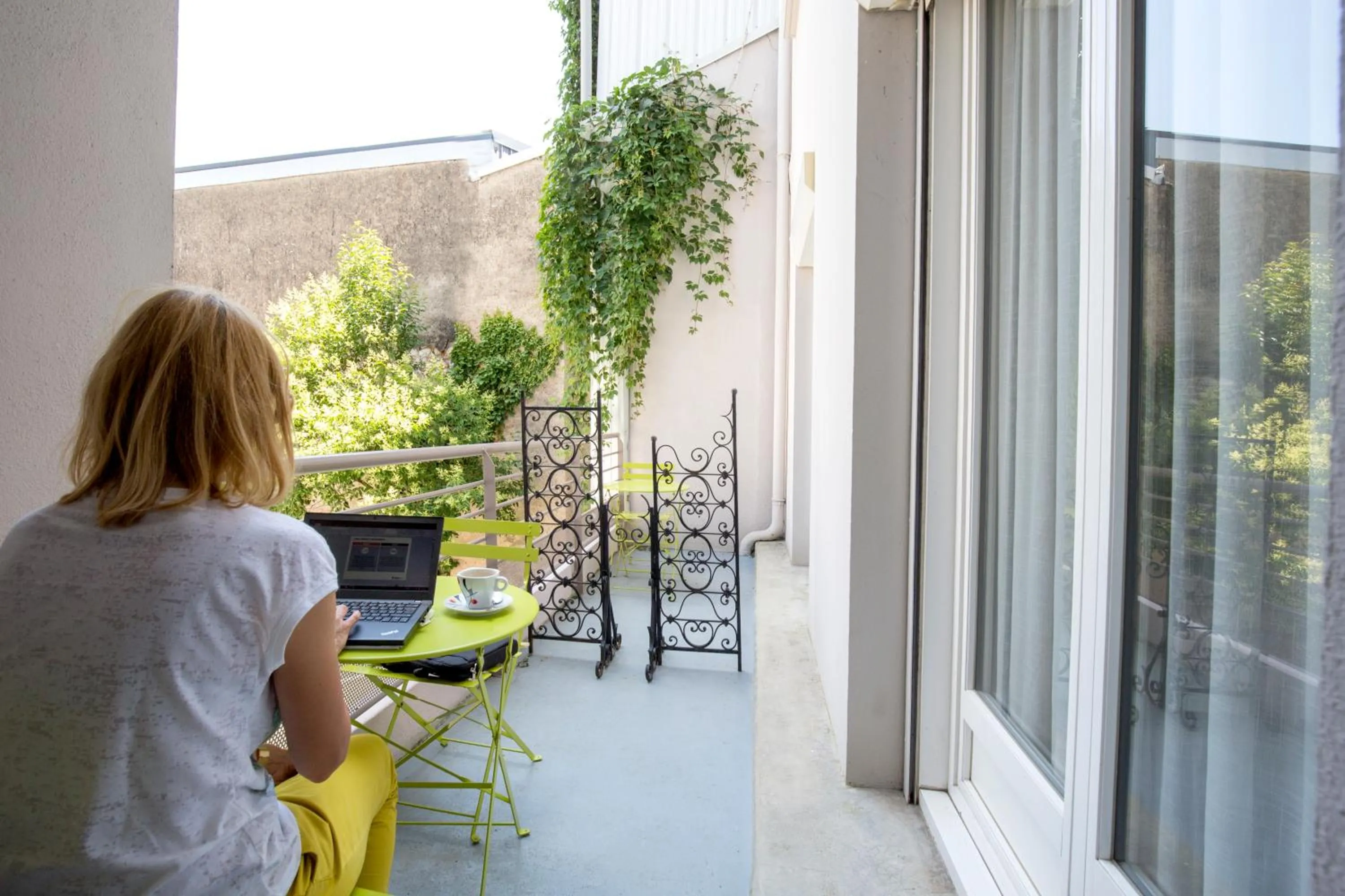 Balcony/Terrace in Cit'Hotel de la Marne