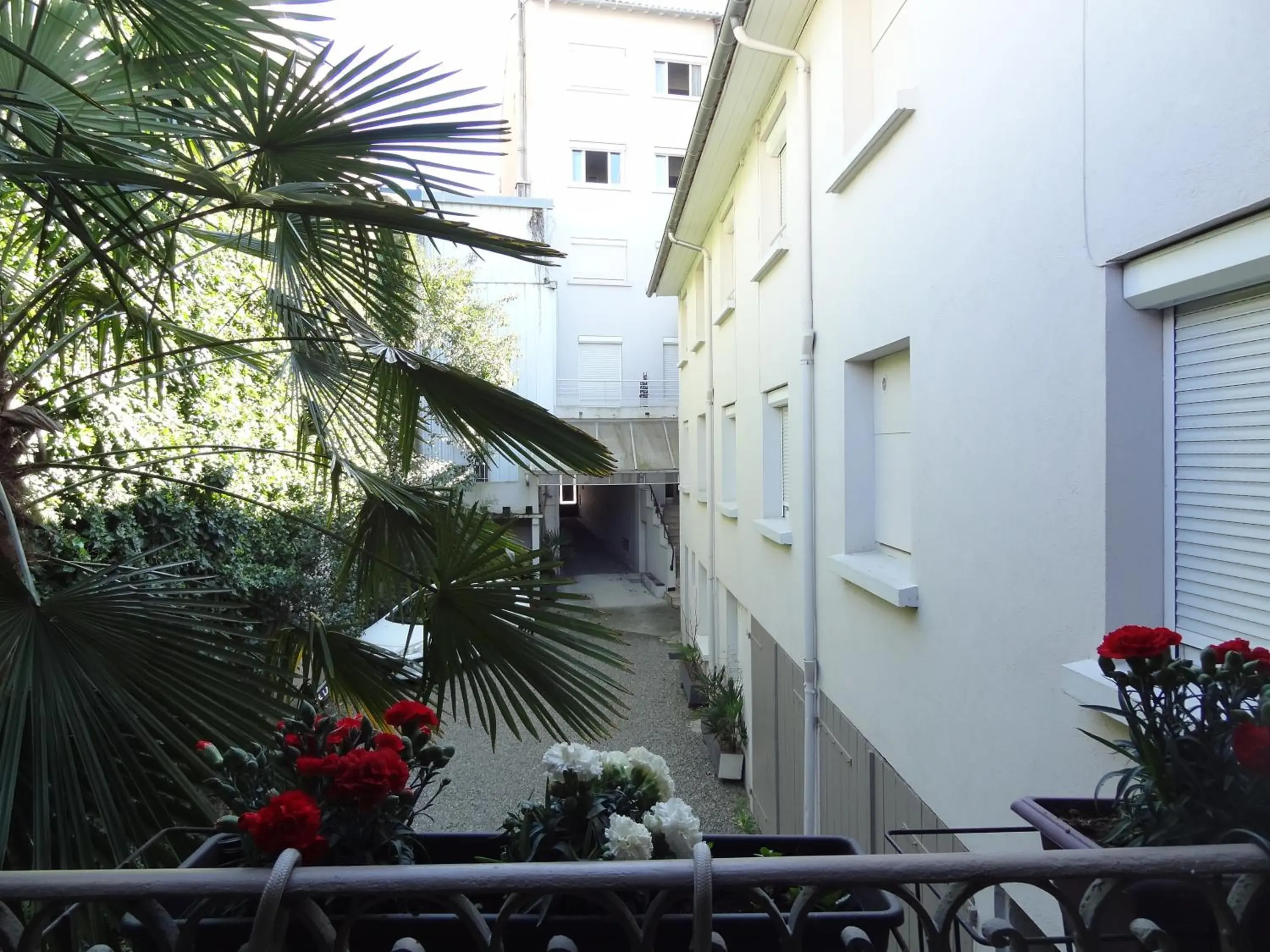 Inner courtyard view in Cit'Hotel de la Marne Inner courtyard view in Cit'Hotel de la Marne