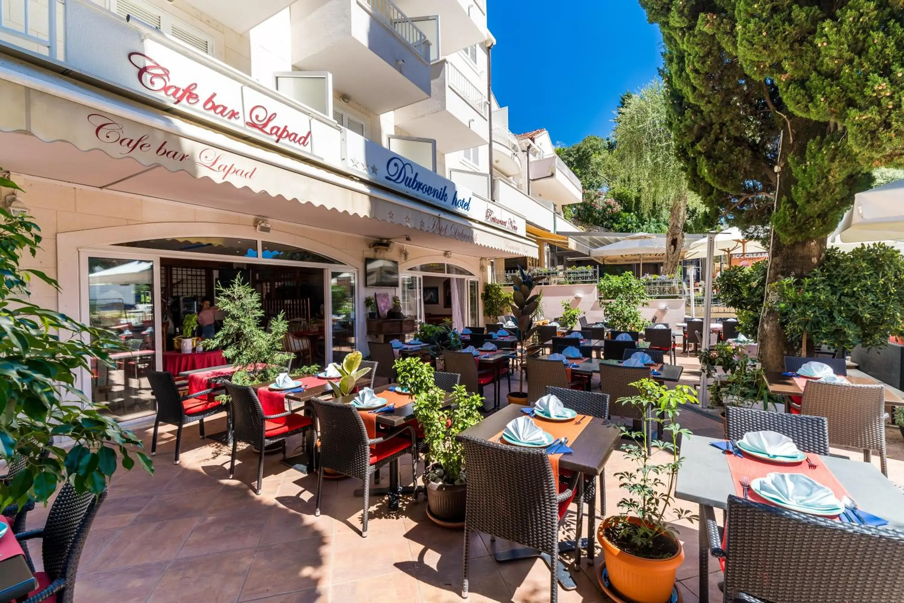 Property building in Hotel Dubrovnik Property building in Hotel Dubrovnik