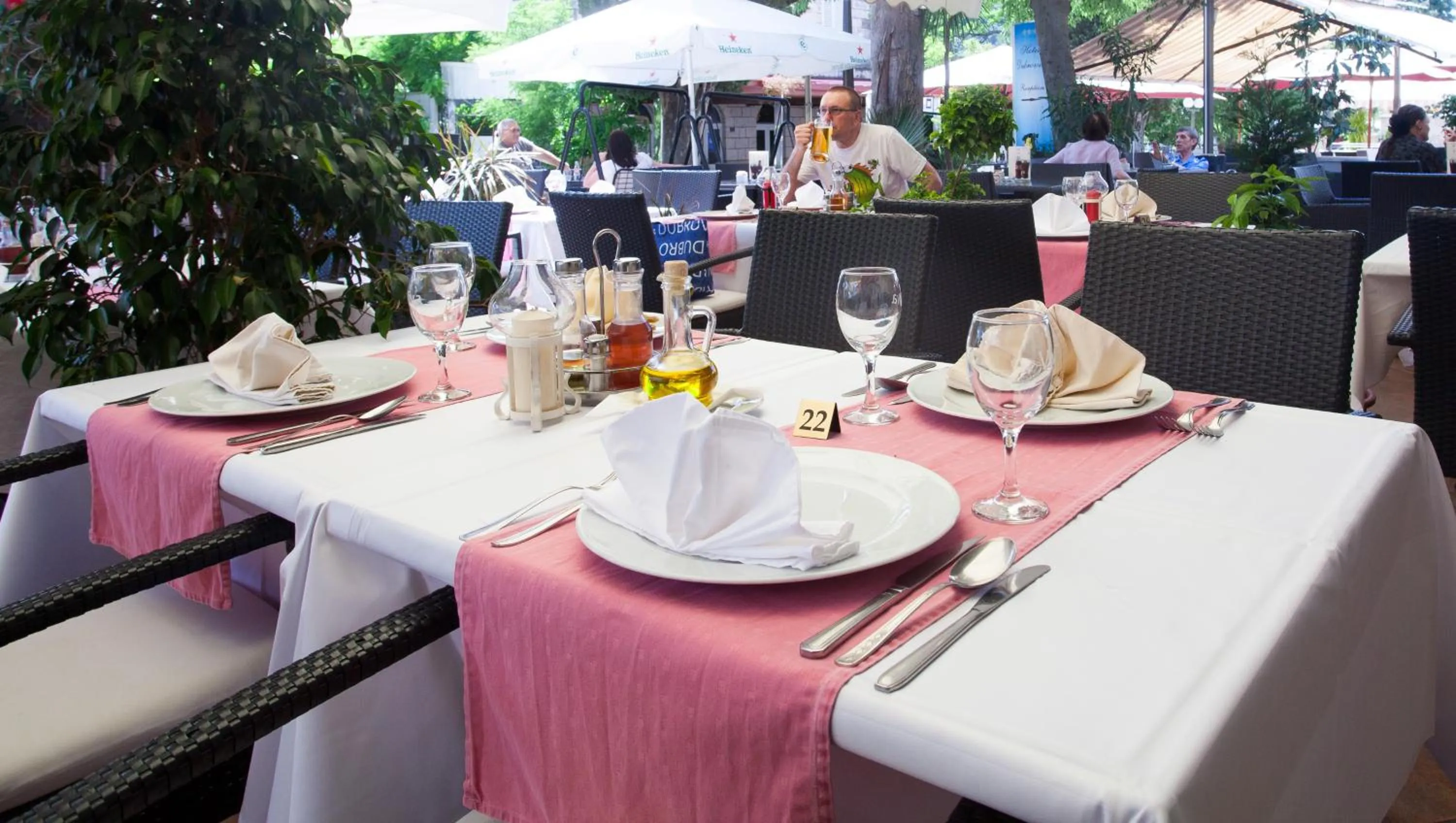 Restaurant/places to eat in Hotel Dubrovnik