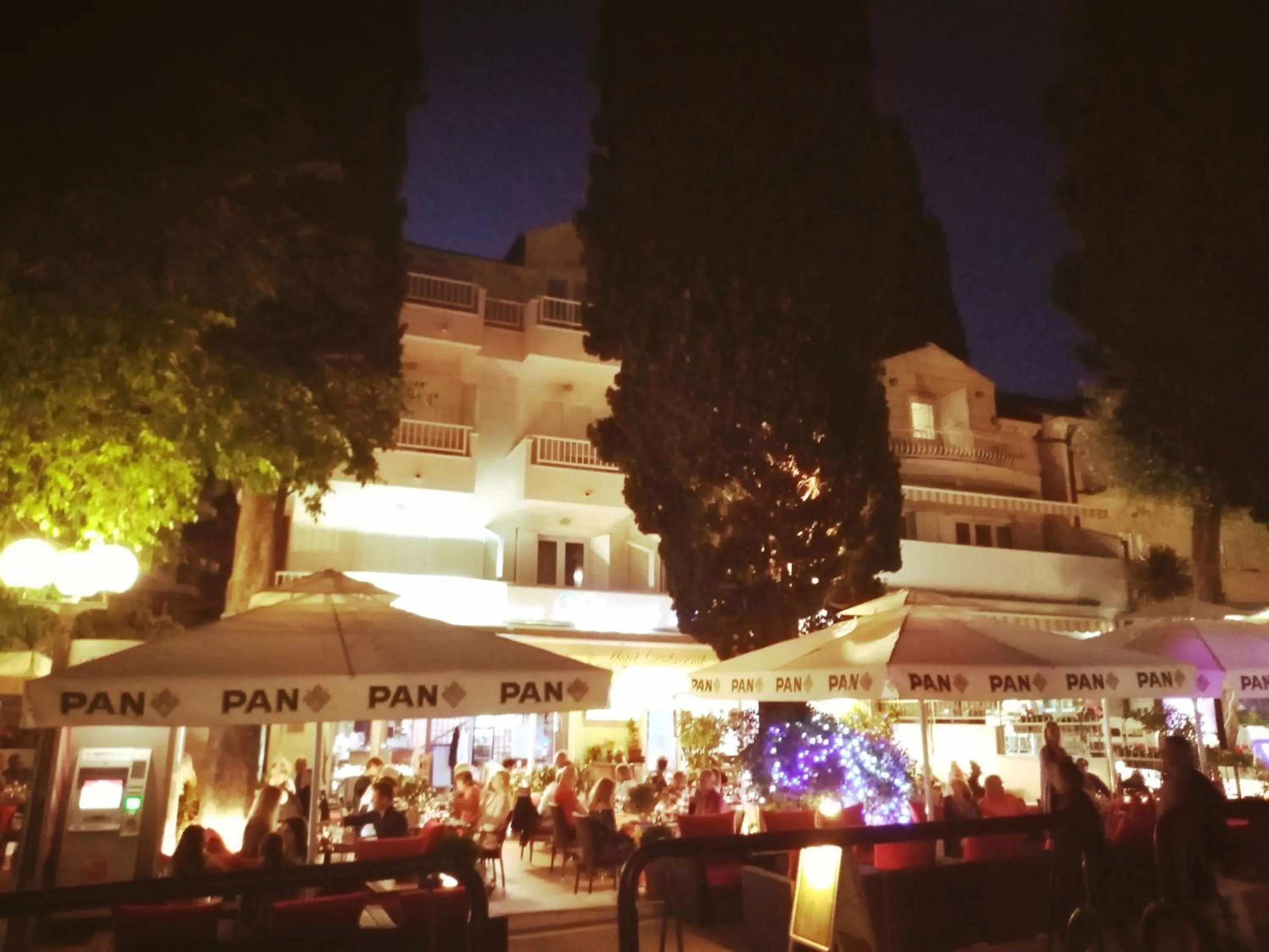 Facade/entrance in Hotel Dubrovnik