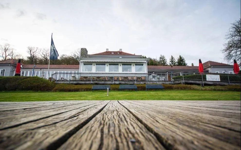 Property building in Strandhaus Edersee Nr 12 - Kaminzimmer, Seeblick, Badestrand, Seeterrasse