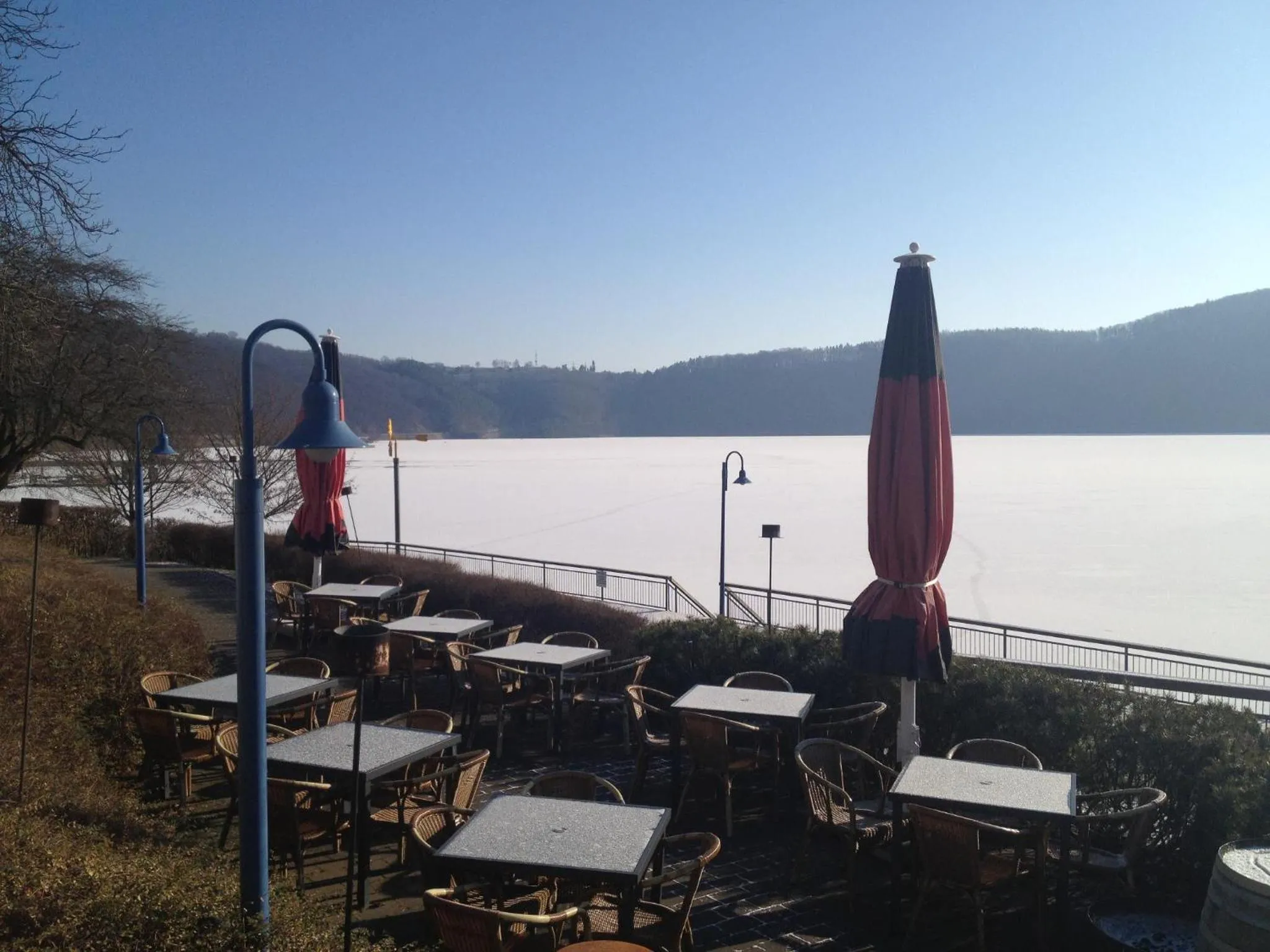 Restaurant/places to eat in Strandhaus Edersee Nr 12 - Kaminzimmer, Seeblick, Badestrand, Seeterrasse