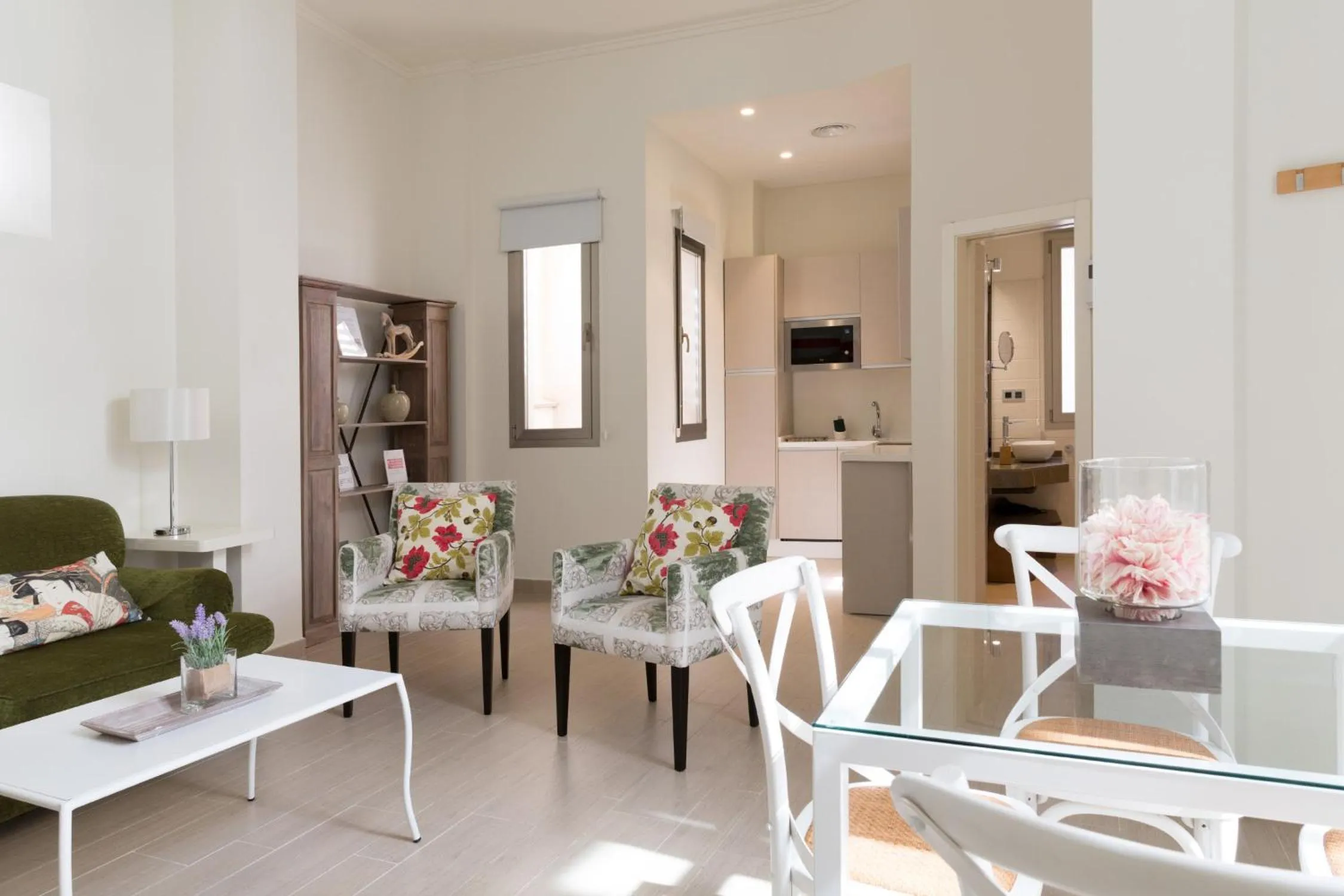 Kitchen or kitchenette in Welldone Cathedral Suites