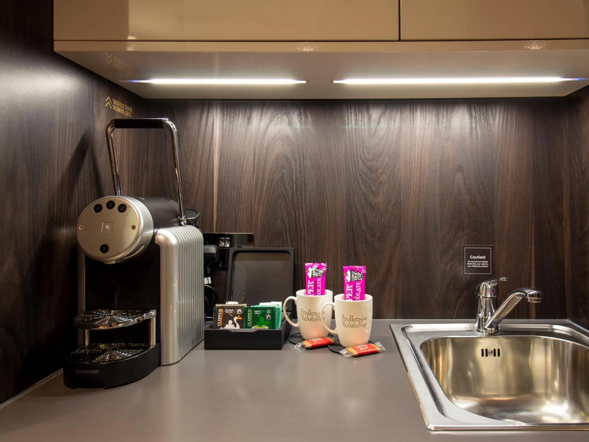 Coffee/tea facilities in Apartment Bloc