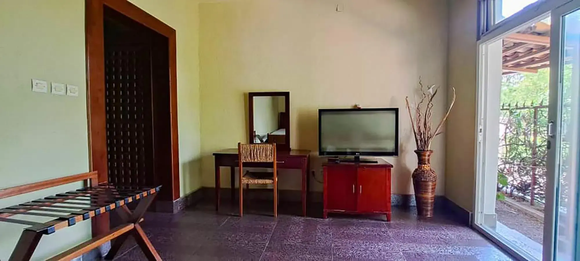 Twin Room with Garden View in Hotel Safari Gate Twin Room with Garden View in Hotel Safari Gate