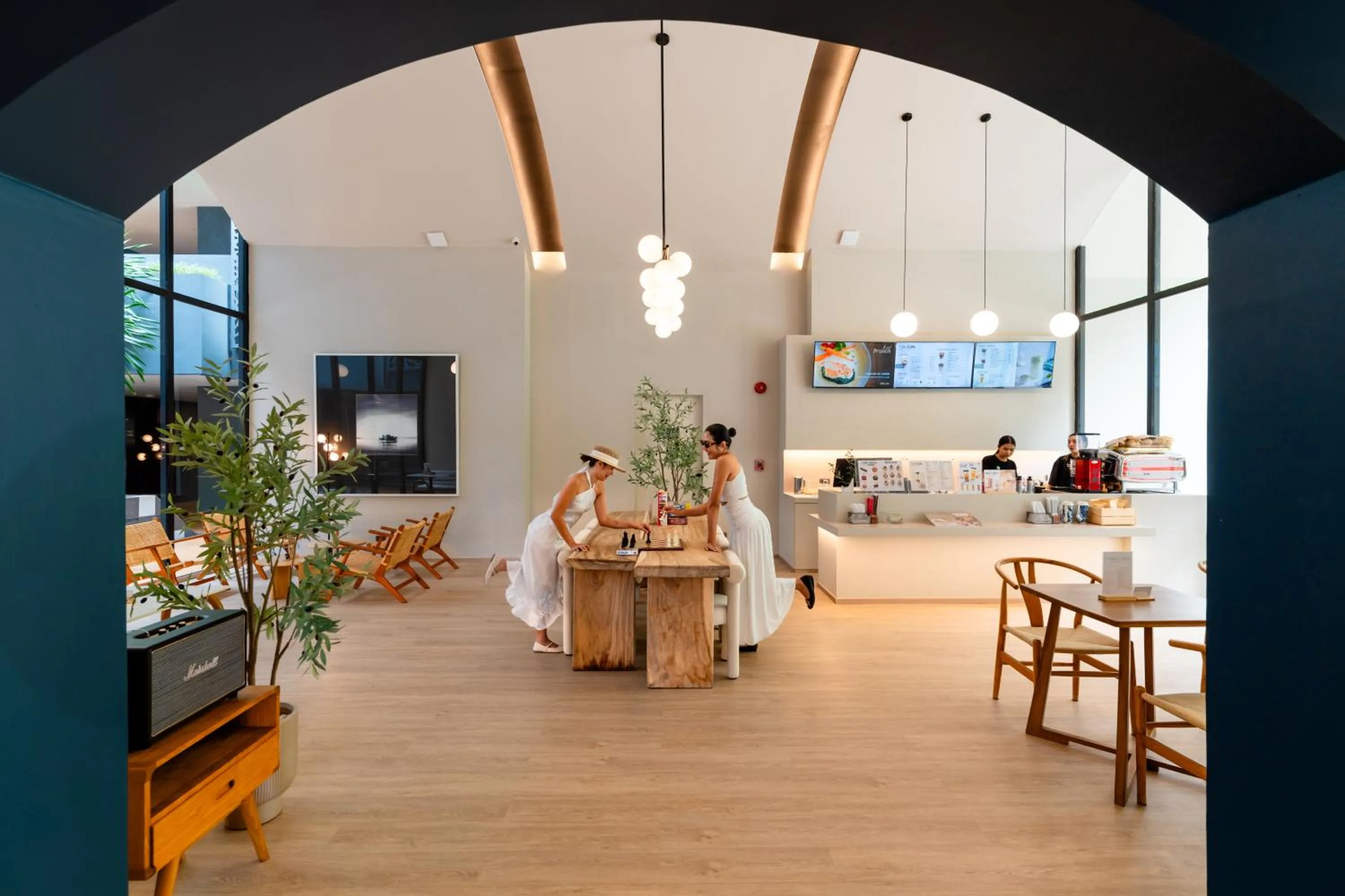 Restaurant/places to eat in Hotel Tide Phuket Beachfront