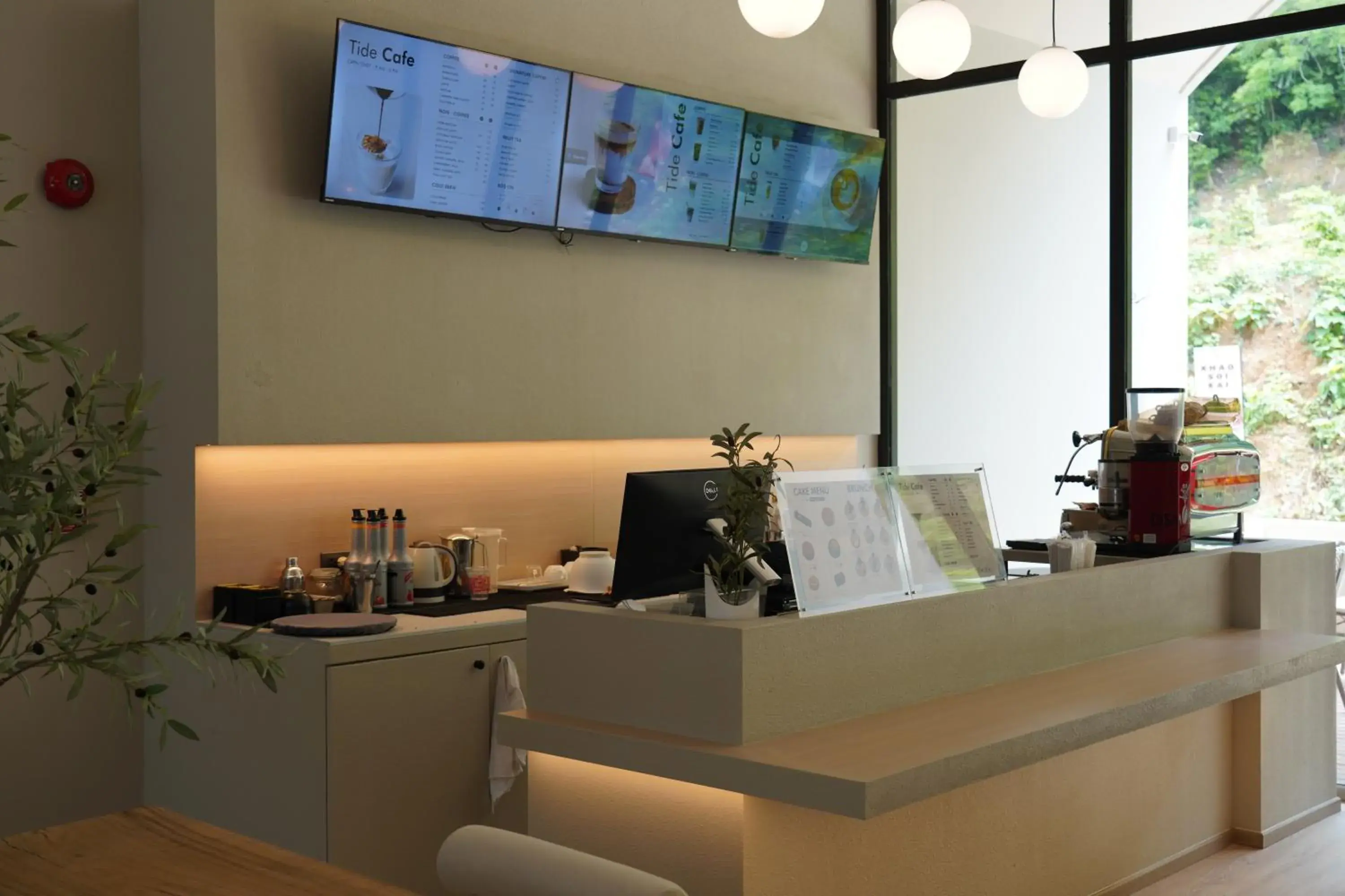 Property building in Hotel Tide Phuket Beachfront Property building in Hotel Tide Phuket Beachfront