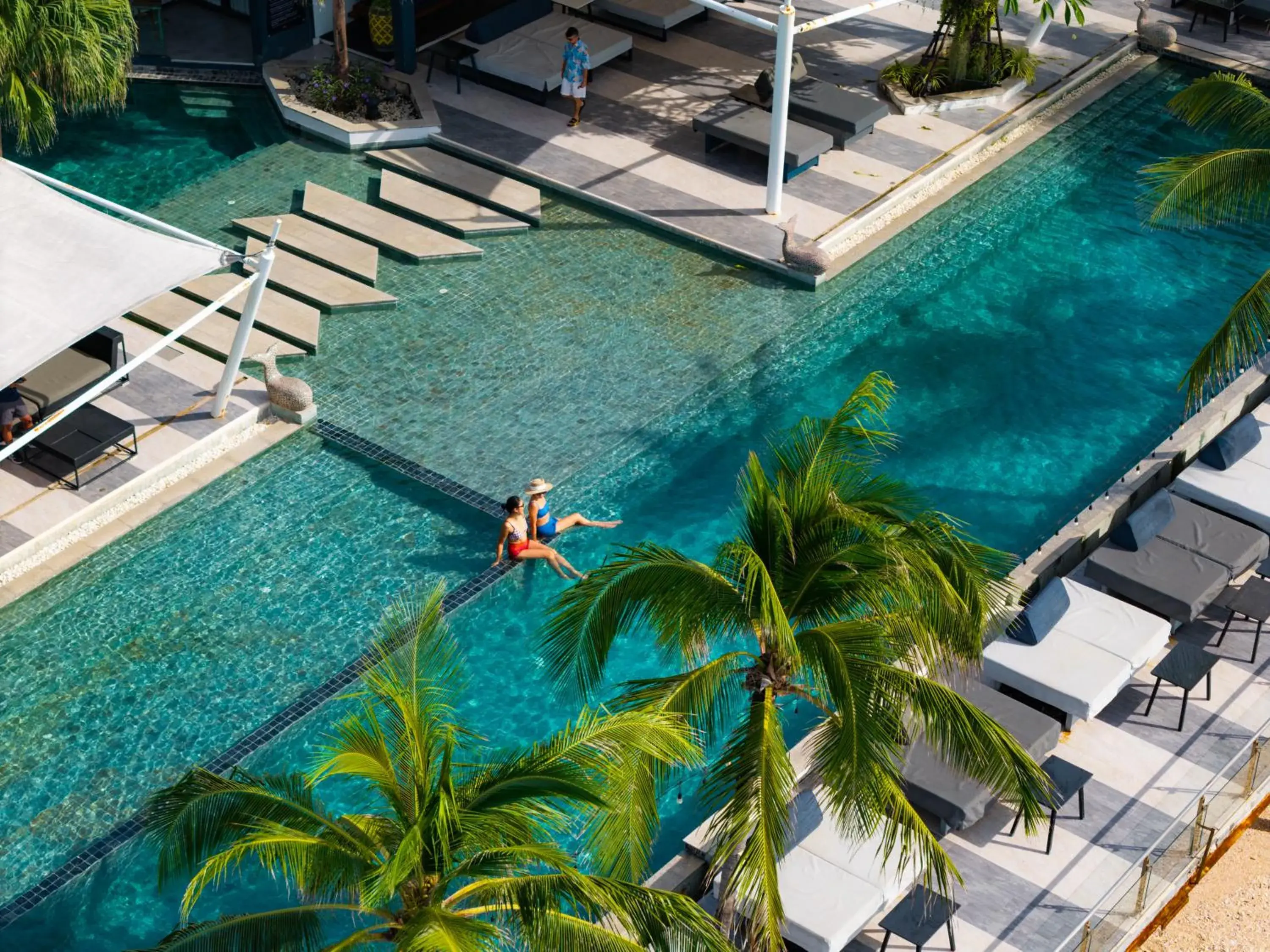 Swimming pool in Hotel Tide Phuket Beachfront Swimming pool in Hotel Tide Phuket Beachfront