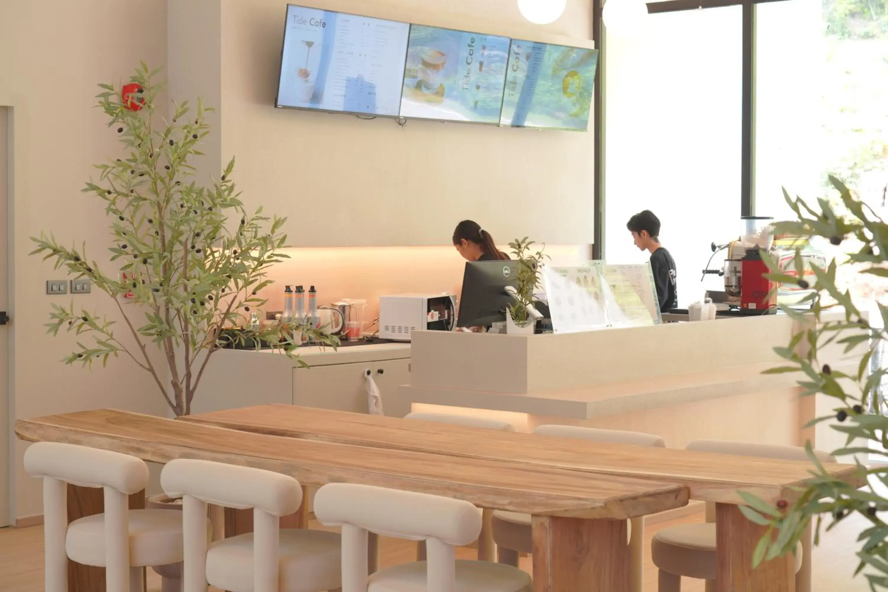 Property building in Hotel Tide Phuket Beachfront Property building in Hotel Tide Phuket Beachfront