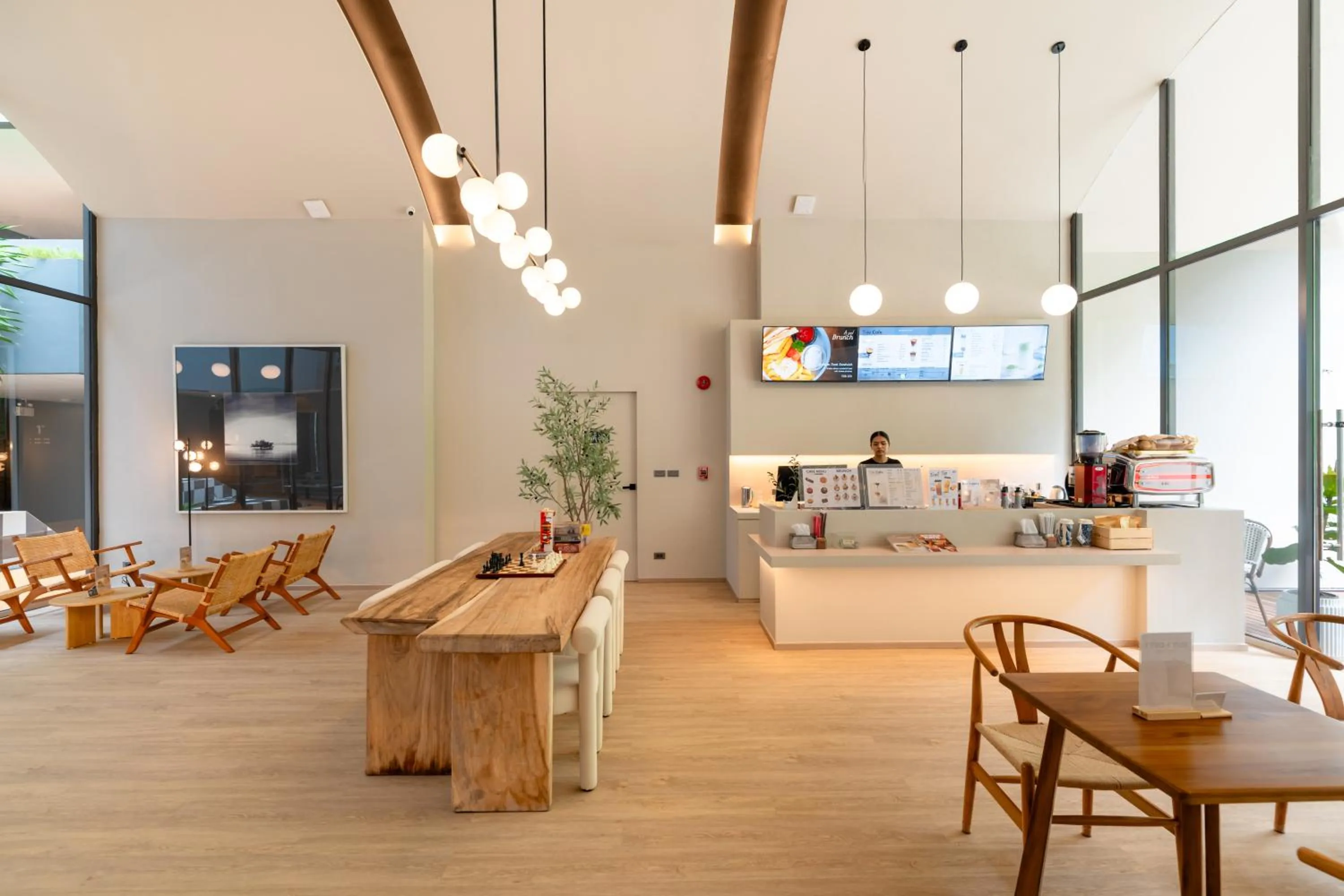 Restaurant/places to eat in Hotel Tide Phuket Beachfront