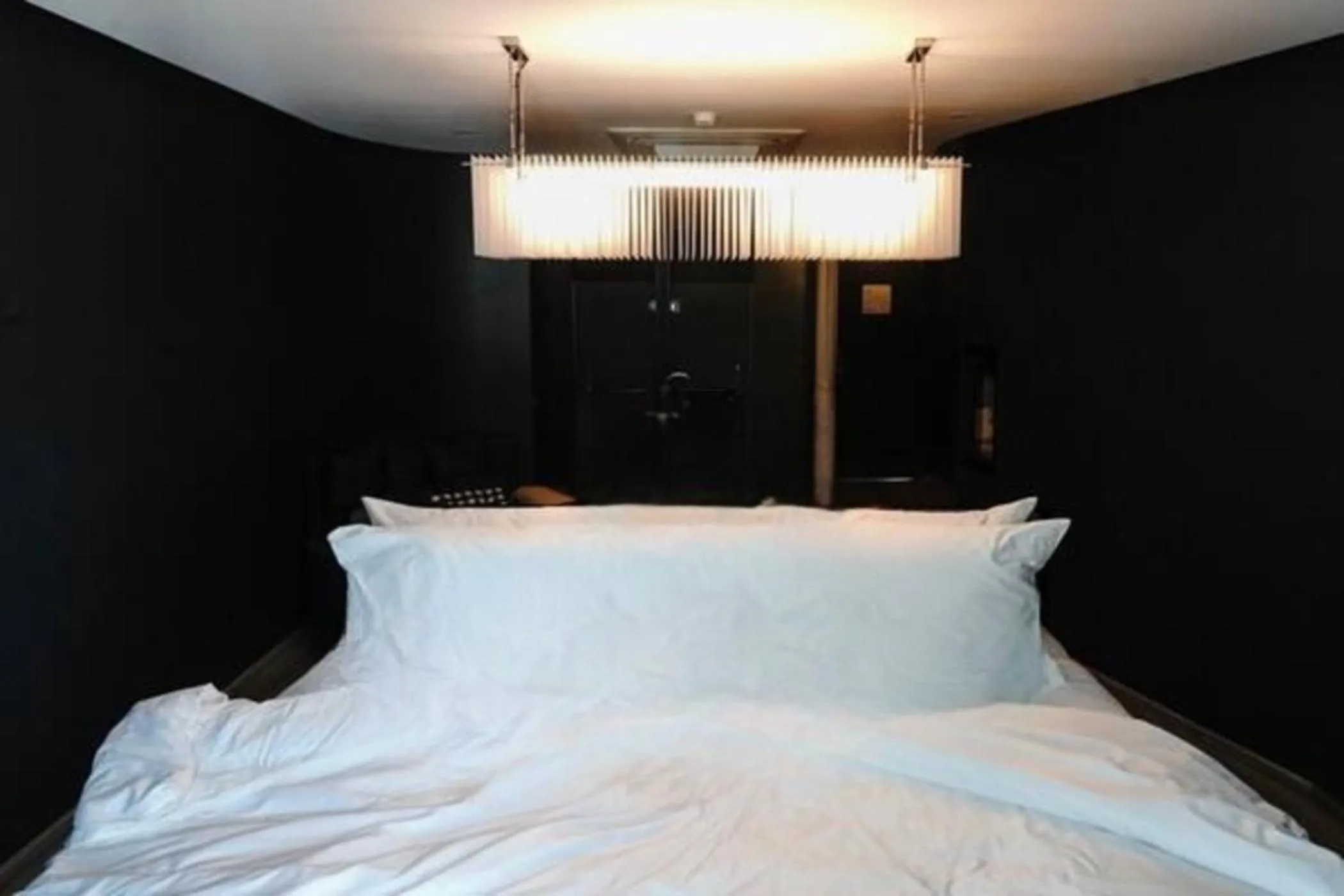 Bed in Hotel Tide Phuket Beachfront