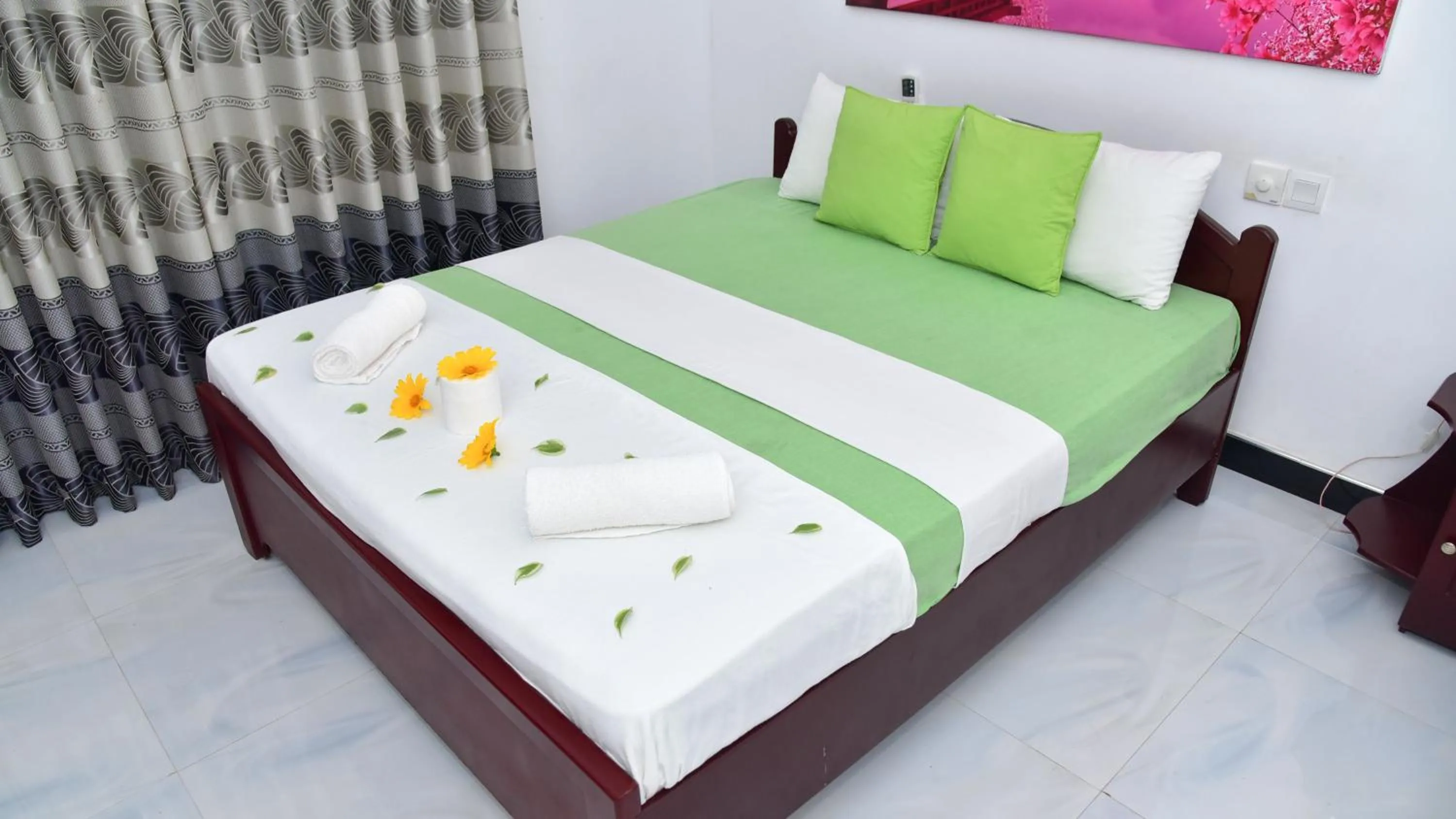 Bed in Sayare Inn