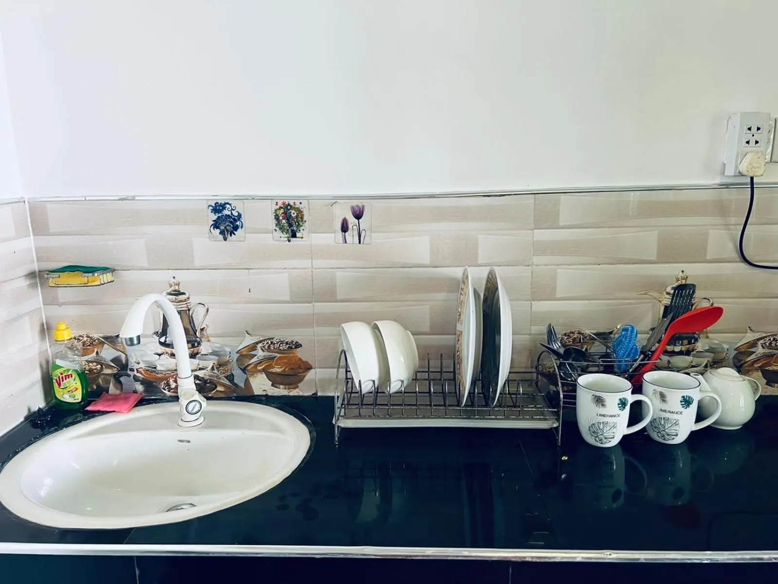 Kitchen or kitchenette in Ranmitha Villa Weligama