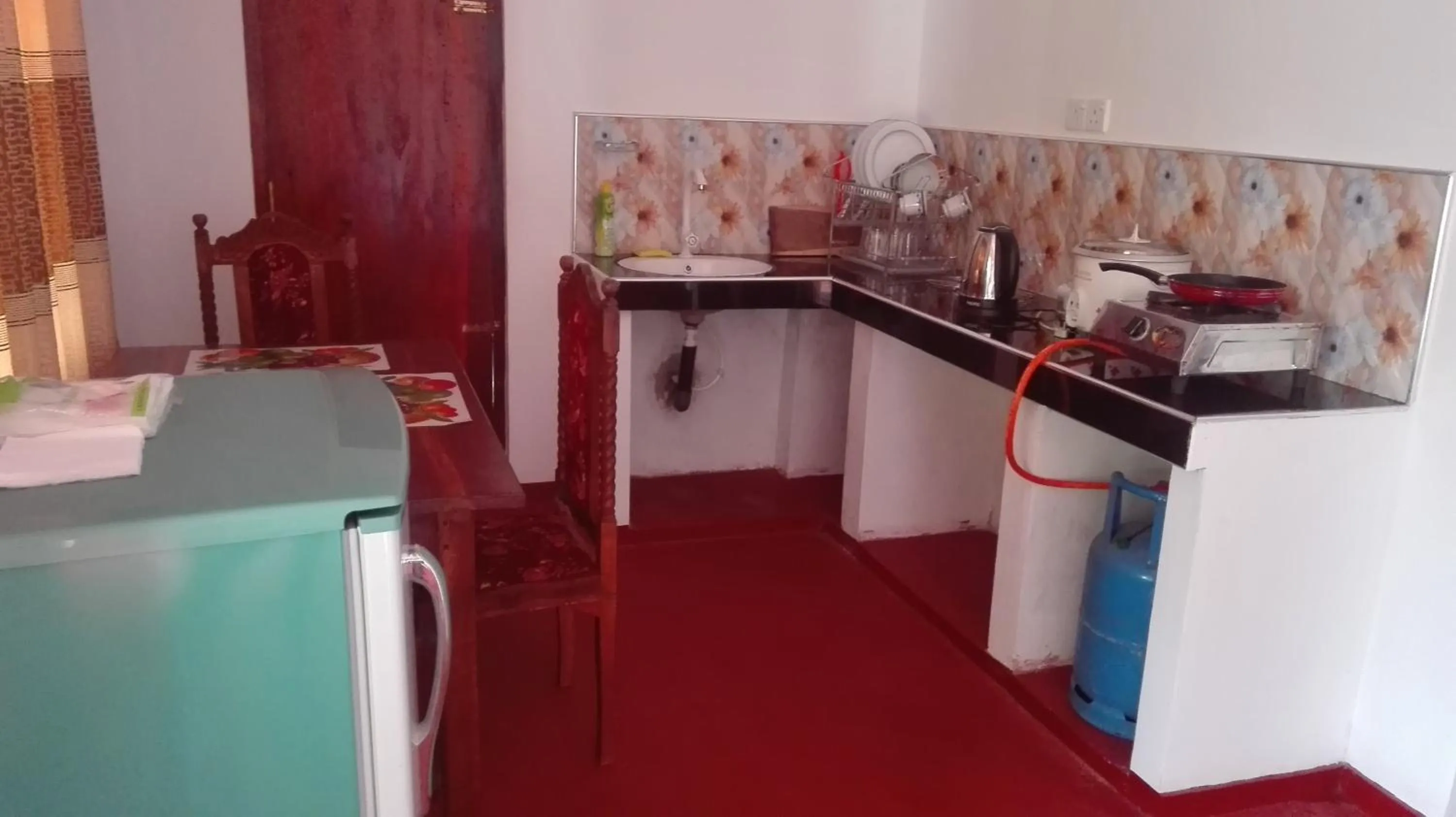 Kitchen or kitchenette in Ranmitha Villa Weligama