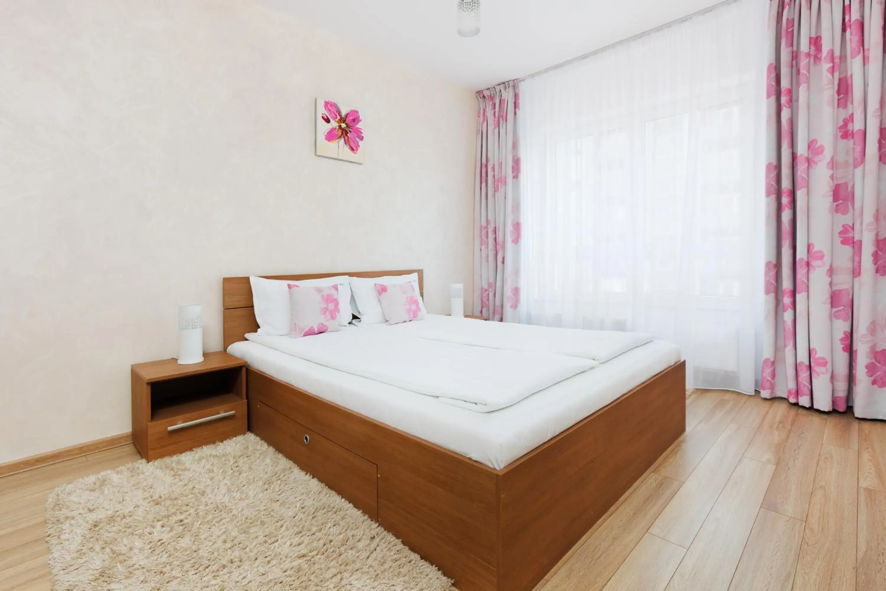 Magenta Apartment with Balcony - single occupancy in Brasov Holiday Apartments Magenta Apartment with Balcony - single occupancy in Brasov Holiday Apartments