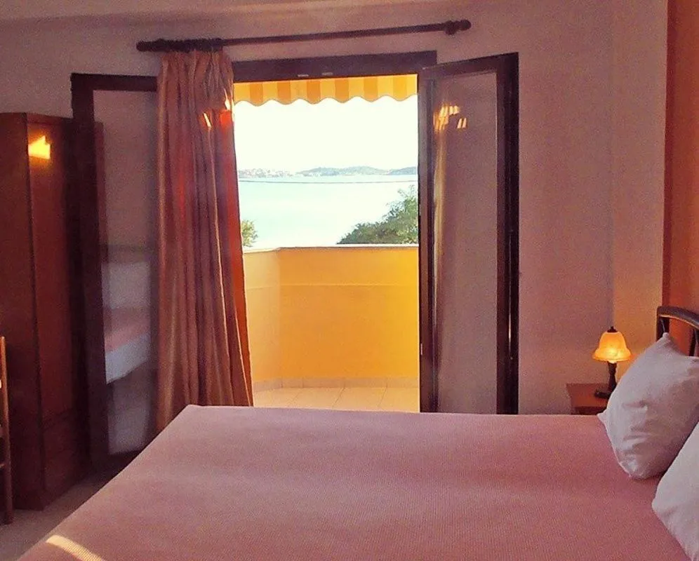 View (from property/room), Bed in Studios Tripiti