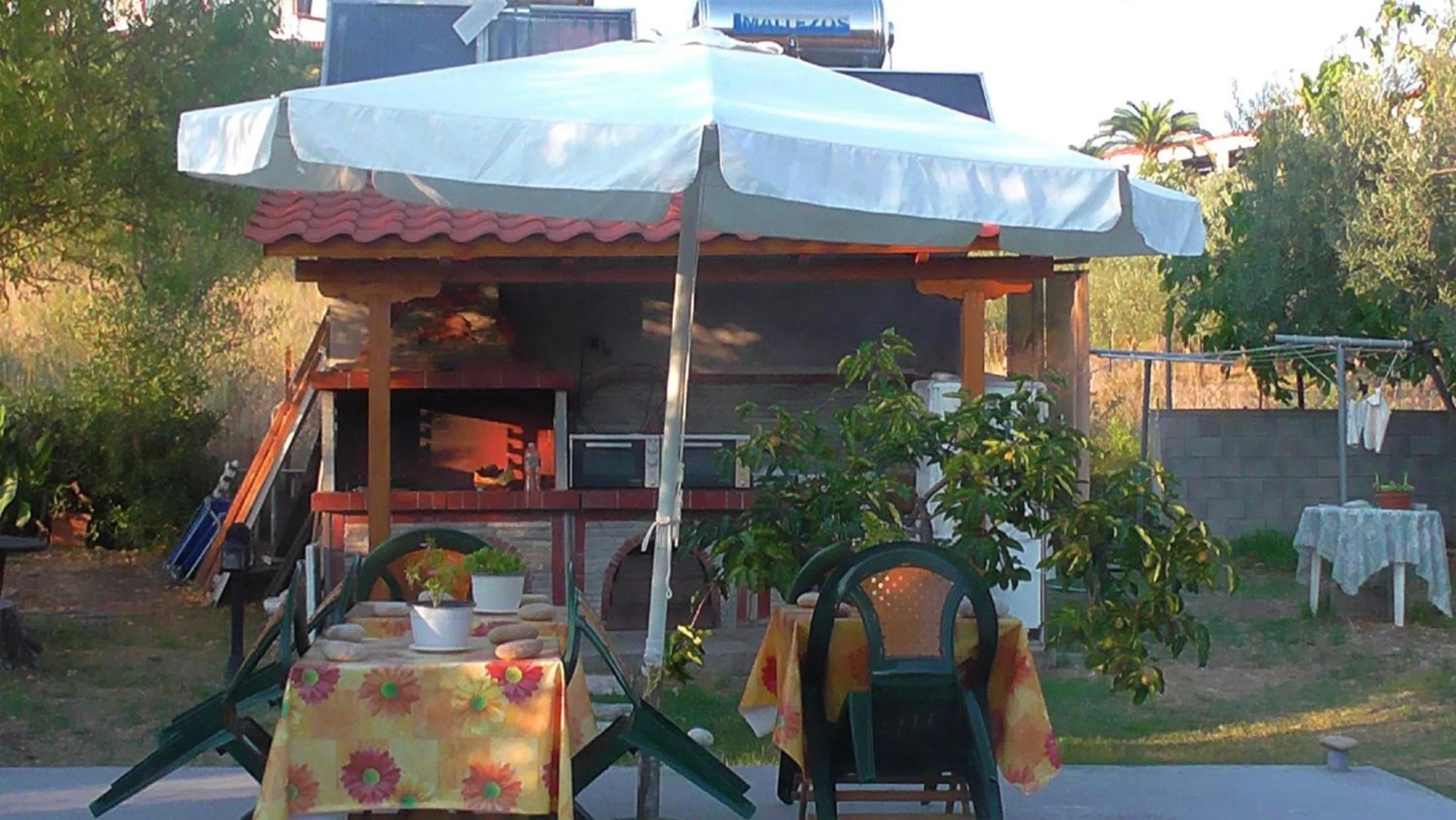 BBQ facilities in Studios Tripiti