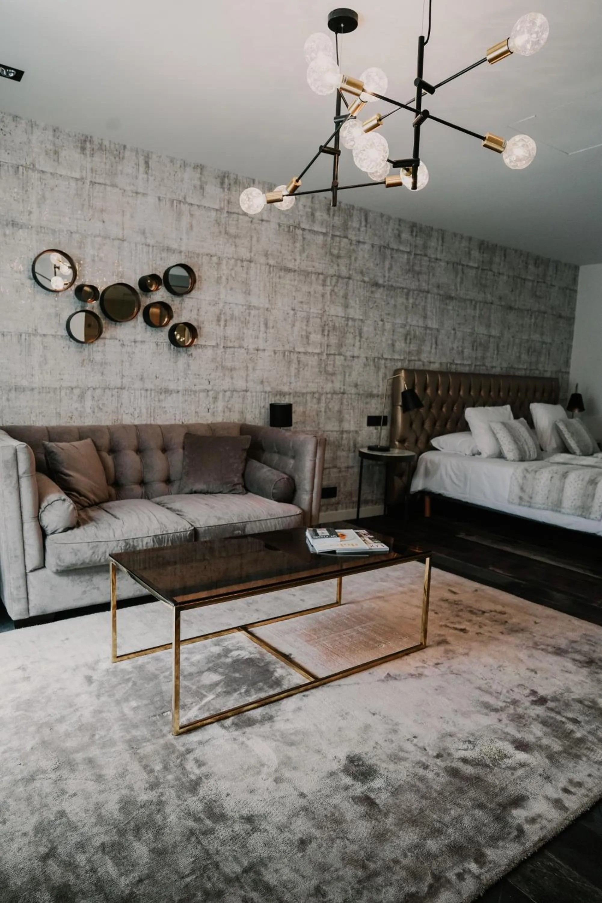 Living room, Bed in Hotel Sanglier