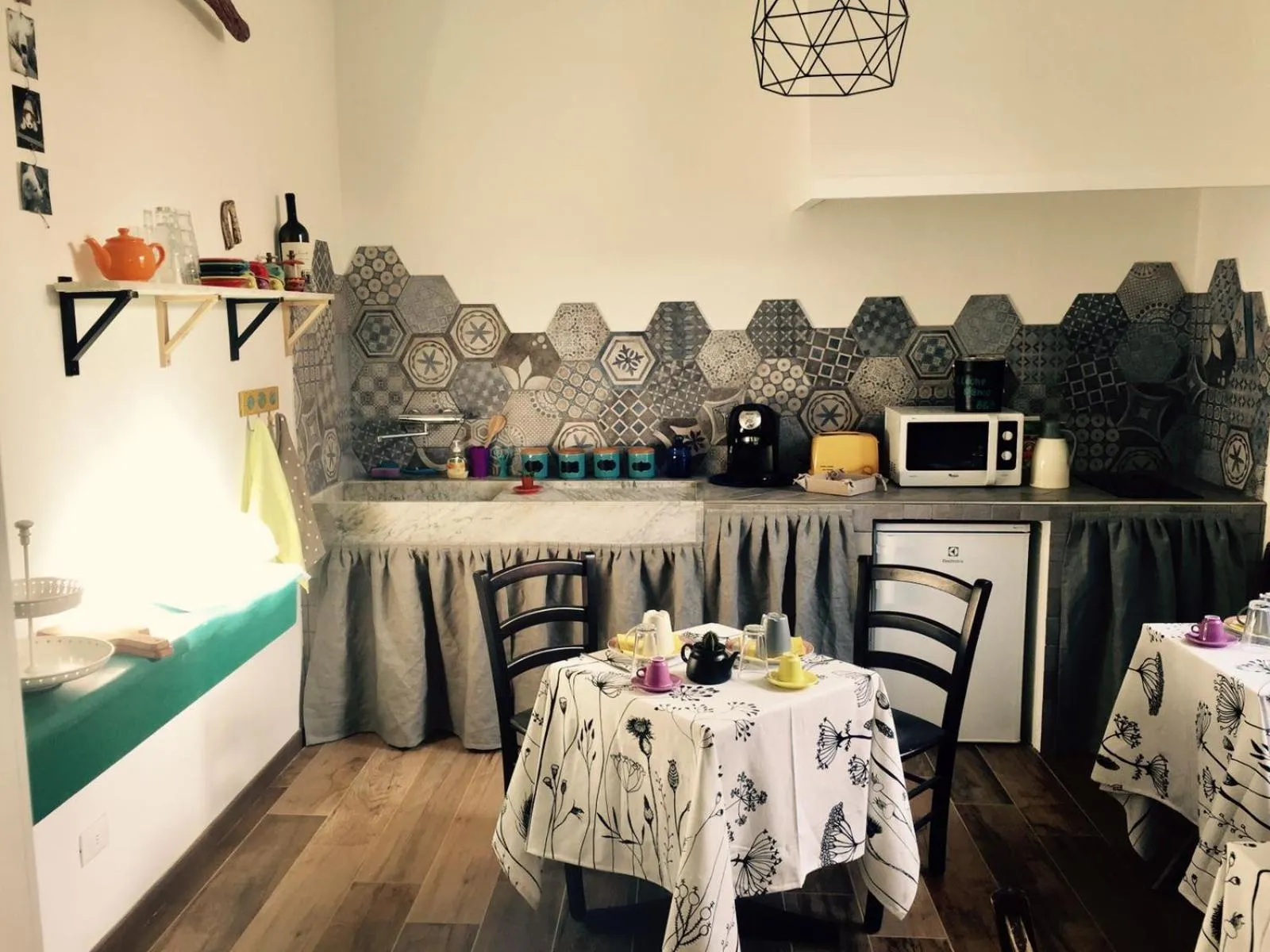 Communal kitchen in Il Leone Bianco Affittacamere