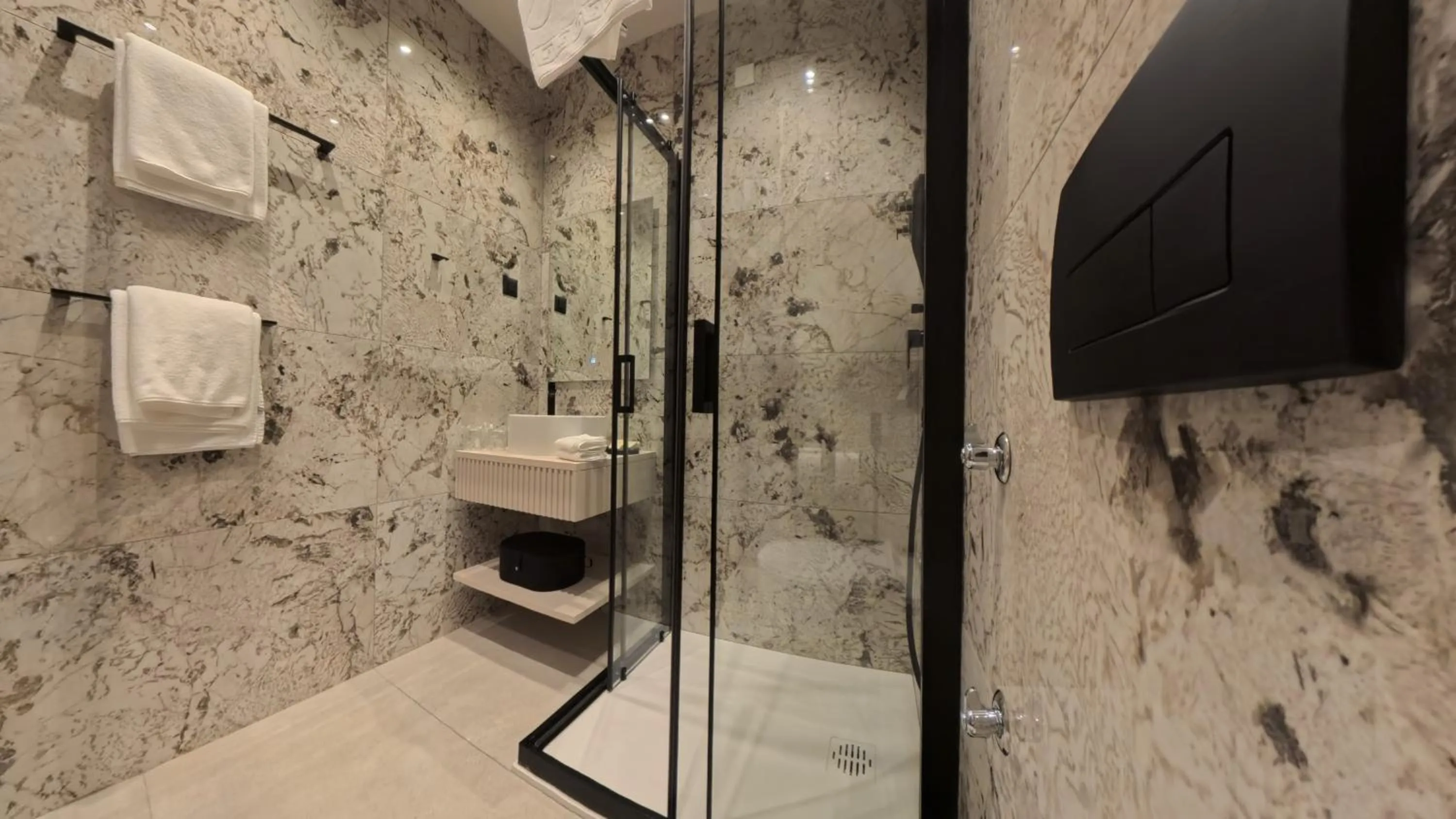 Bathroom in Hotel Aquarius Dubrovnik