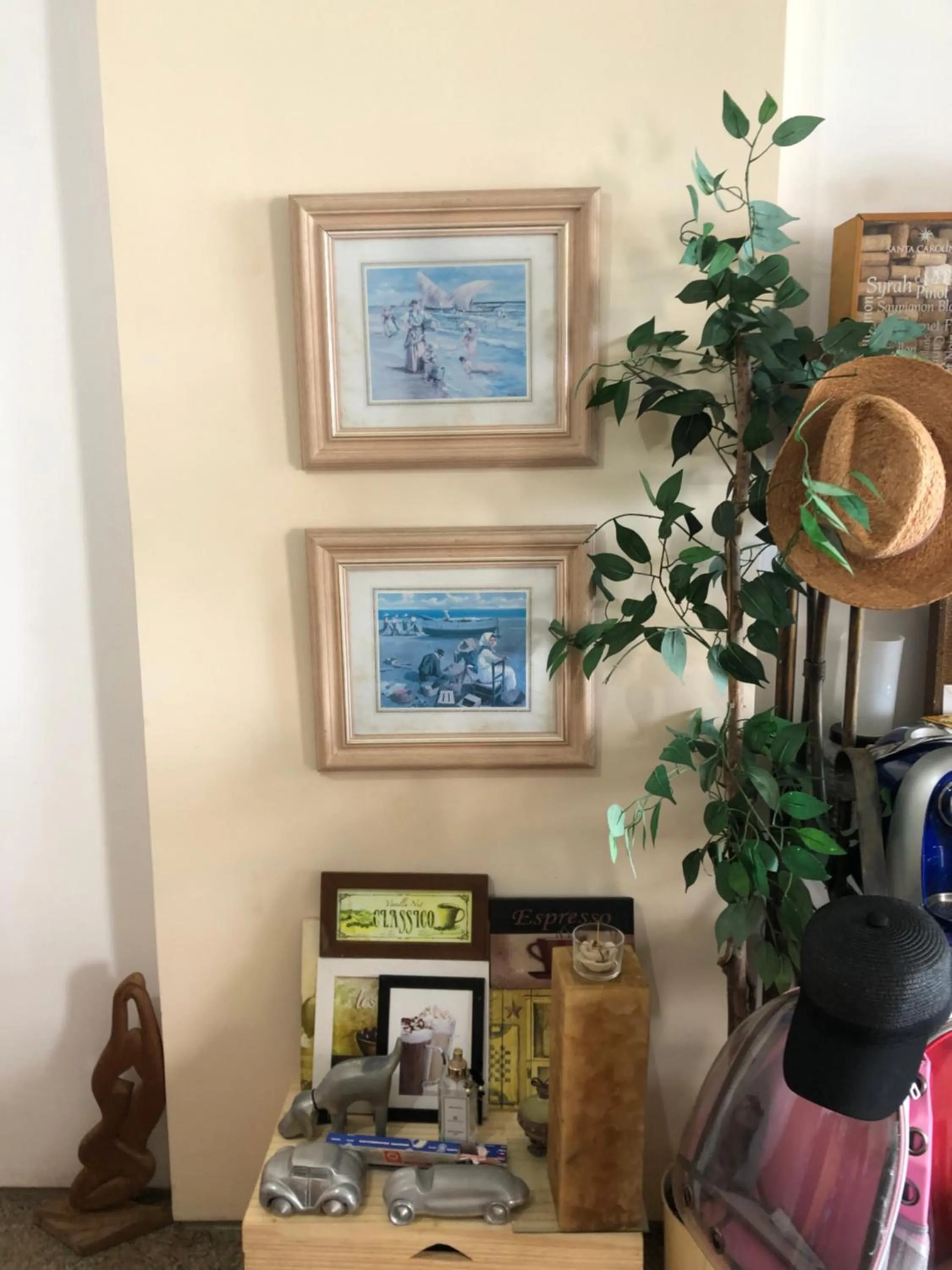 Decorative detail in Yacht Cost Residence