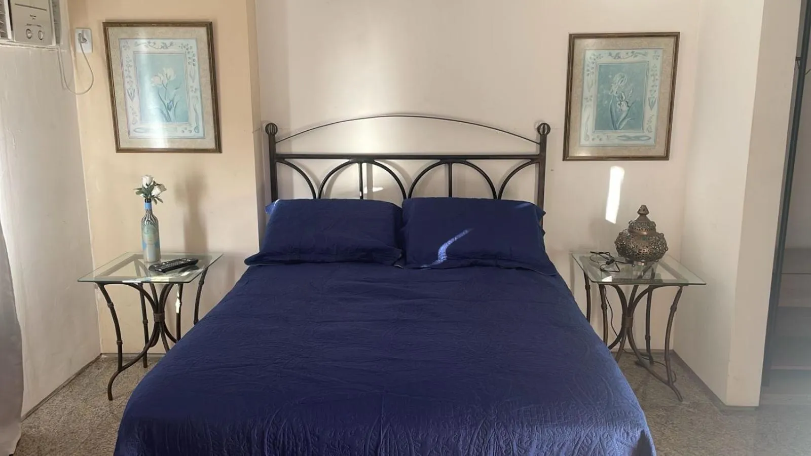 Bed in Yacht Cost Residence