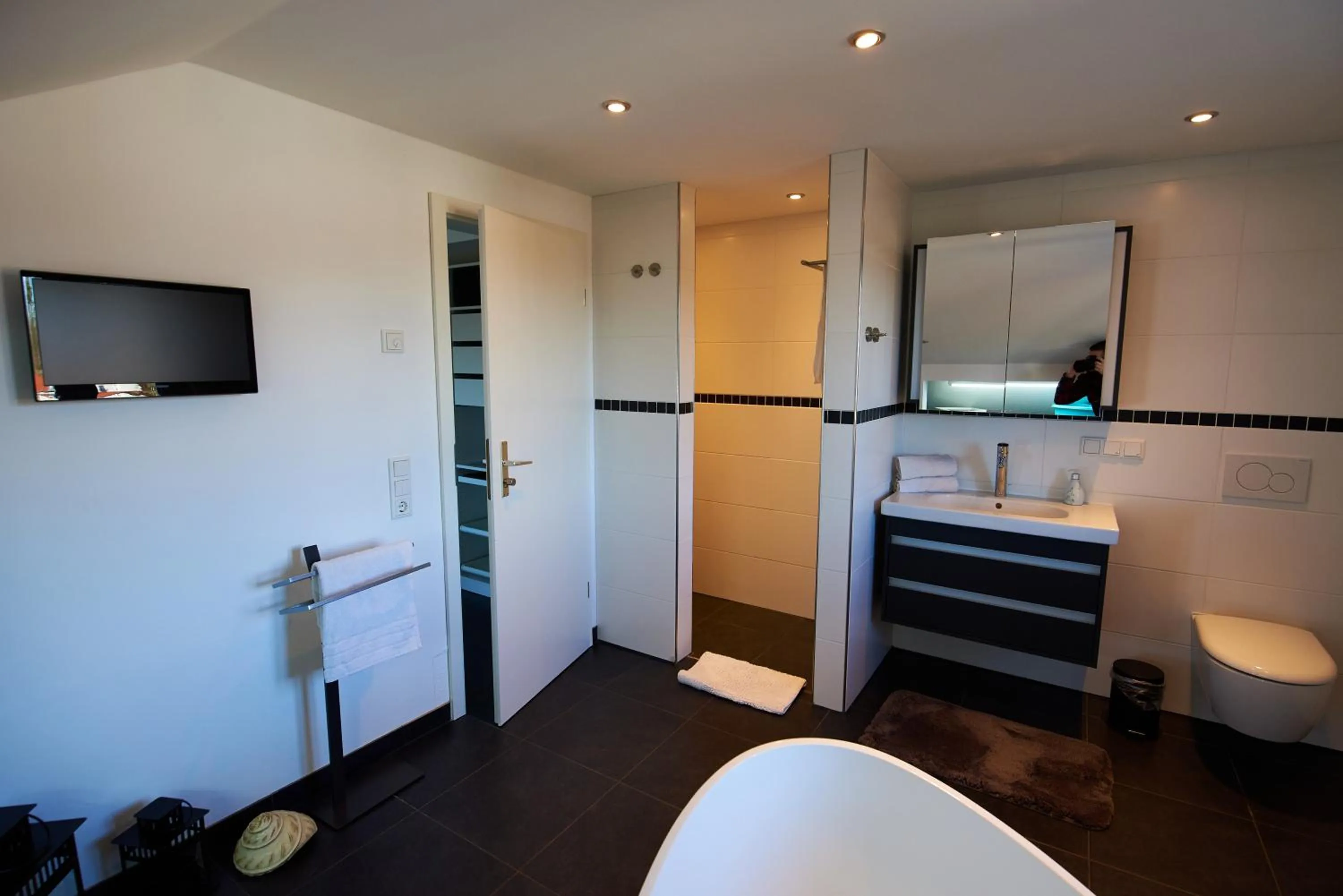 Shower in Business Apartments Höfle